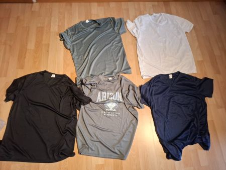 5x Sport T-Shirt Grösse M völlig neu und nie getragen