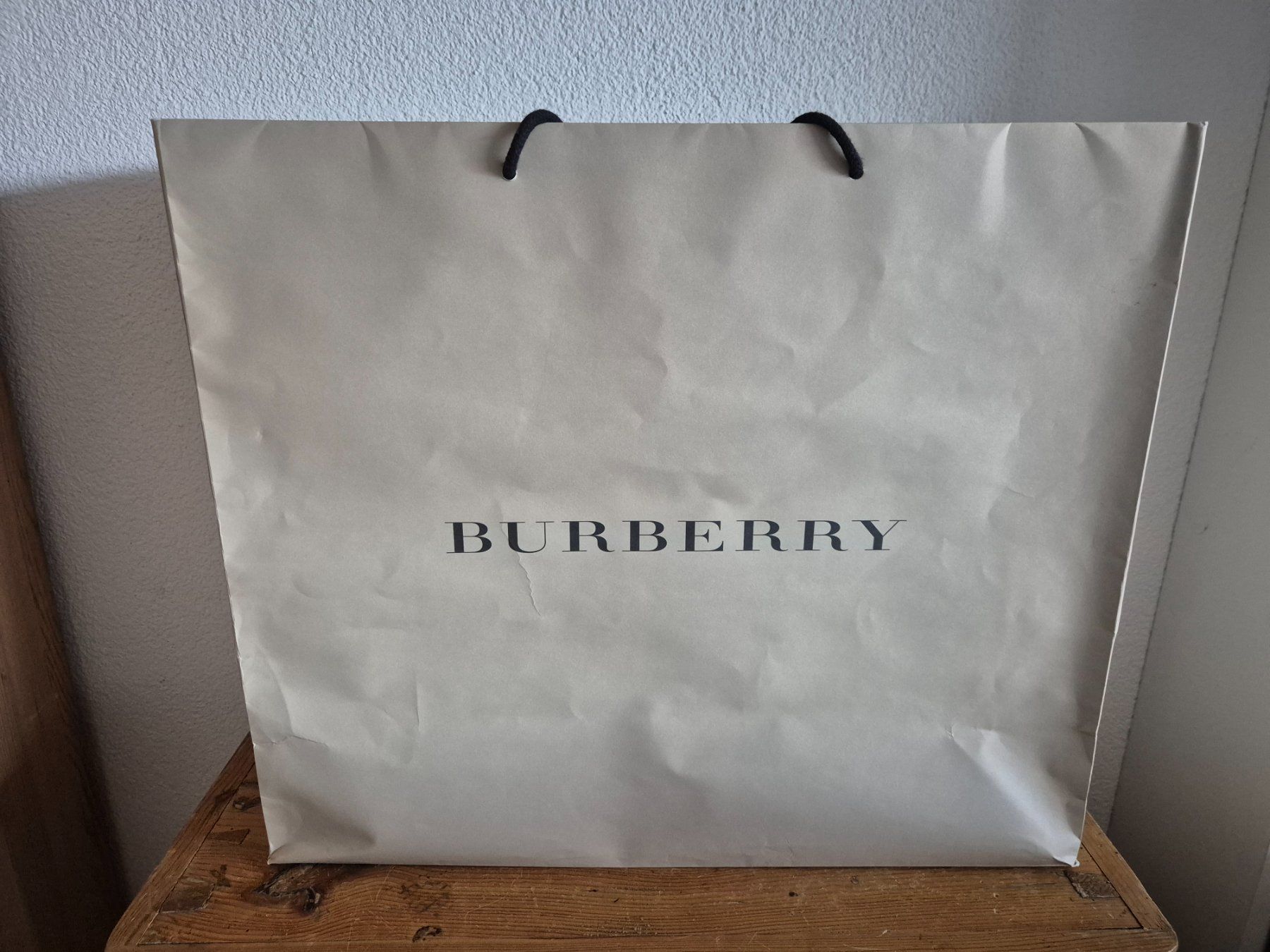 Burberry Sacs: Papiertasche Burberry gross 41 x 47 cm Tüte – D'occasion à Würenlos par Toolia 3