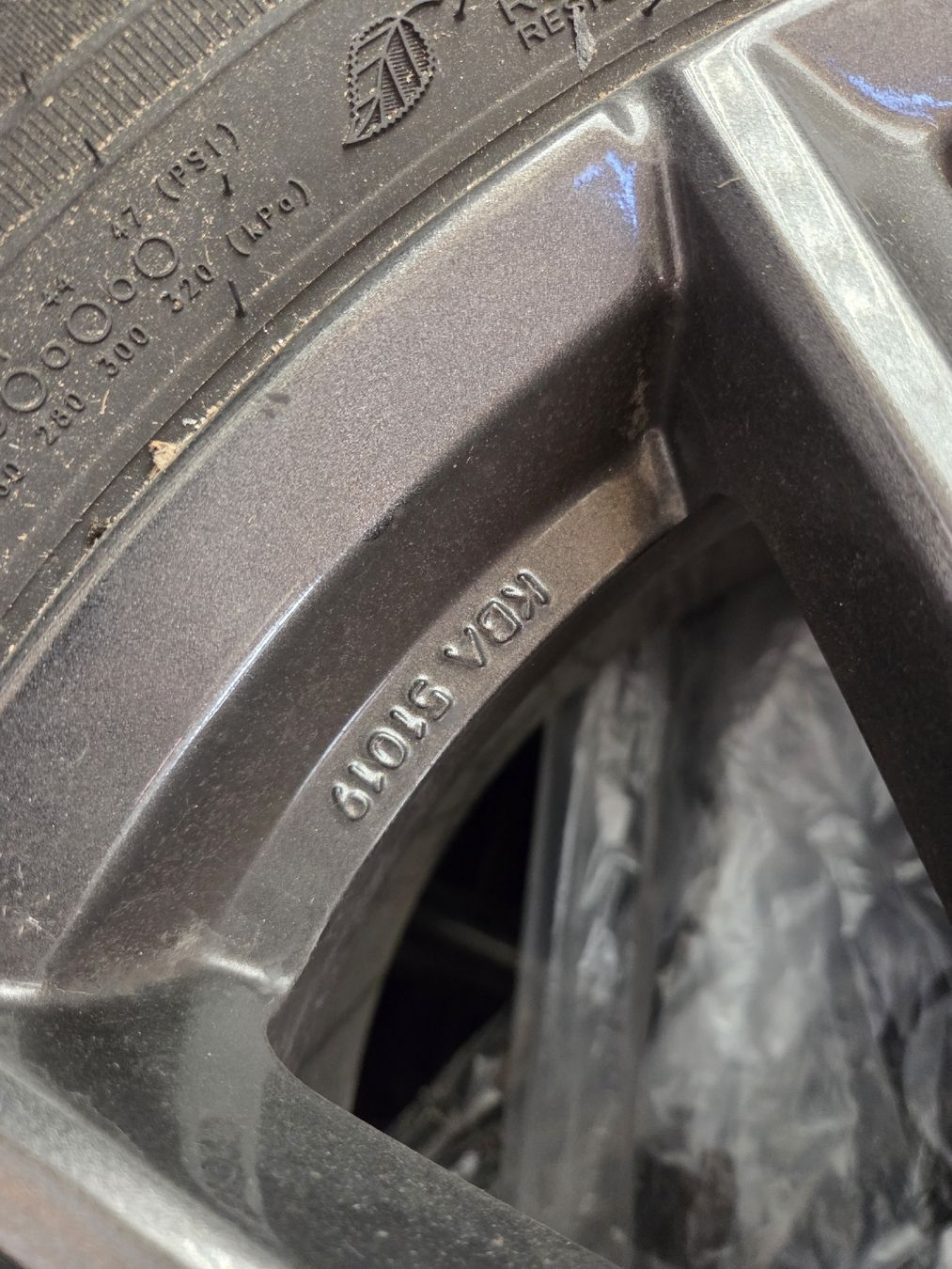 Ford Tutti pezzi di ricambio auto: Radsatz Ford Kuga – Usato da Matzingen venduto da Greenpower36 3