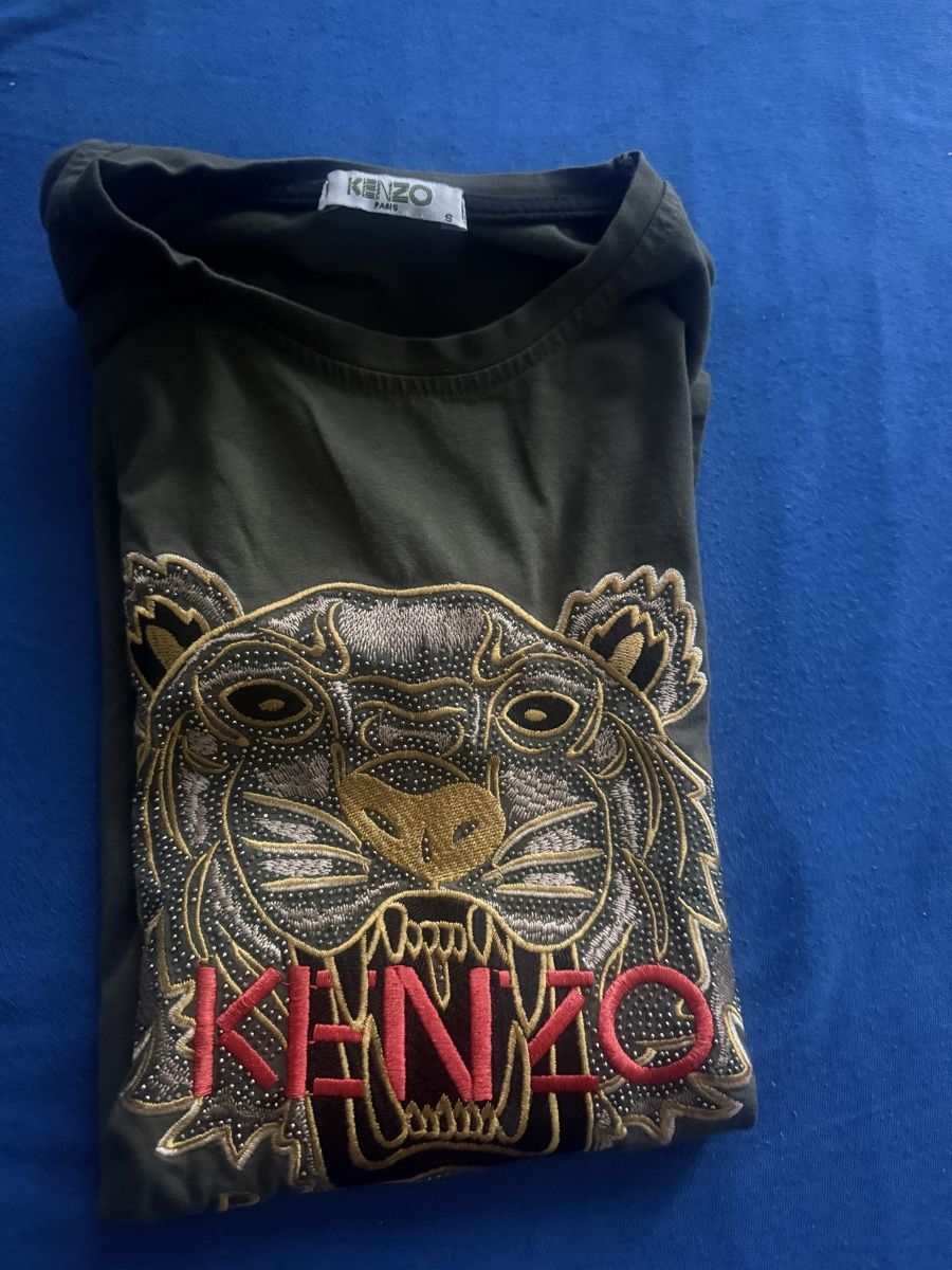 Kenzo T-Shirts: Kenzo Tshirt – Gebraucht aus Volketswil von jer_mq6q