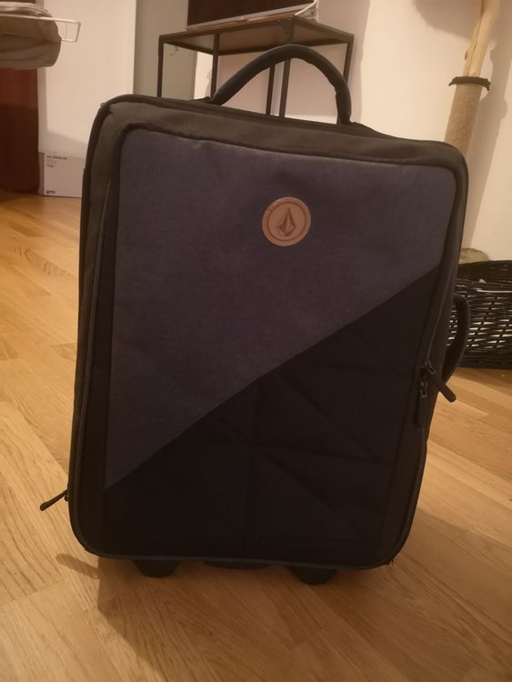 VOLCOM suitcase luggage black grey Kaufen auf Ricardo