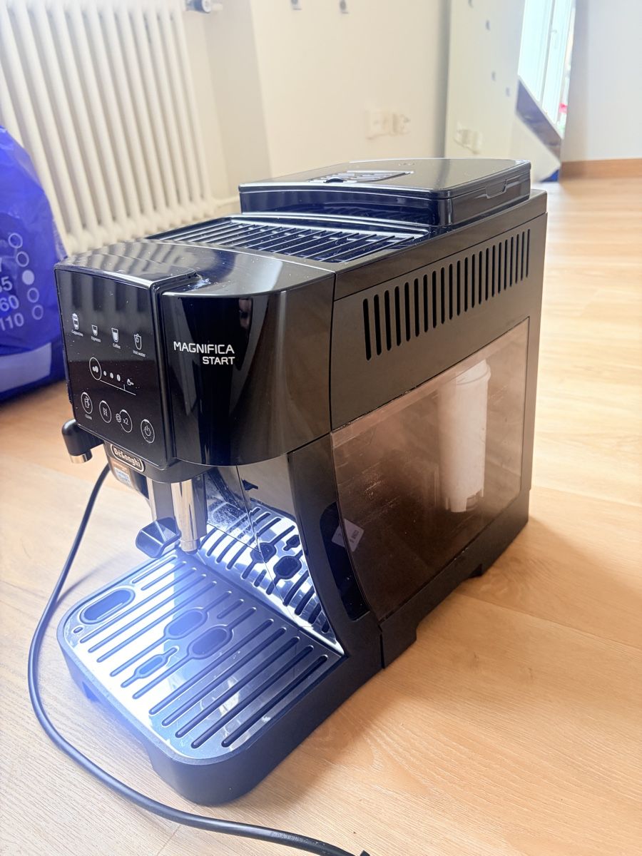 De'Longhi Kaffeemaschinen & Espressomaschinen: De Longhi Magnificia Start Kaffe machine – Gebraucht aus Zürich von watch_trader 2
