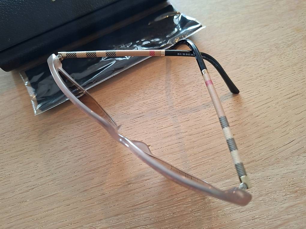 Burberry Occhiali & Lenti: Burberry Sonnenbrille – Usato da Flurlingen venduto da Atea8 1