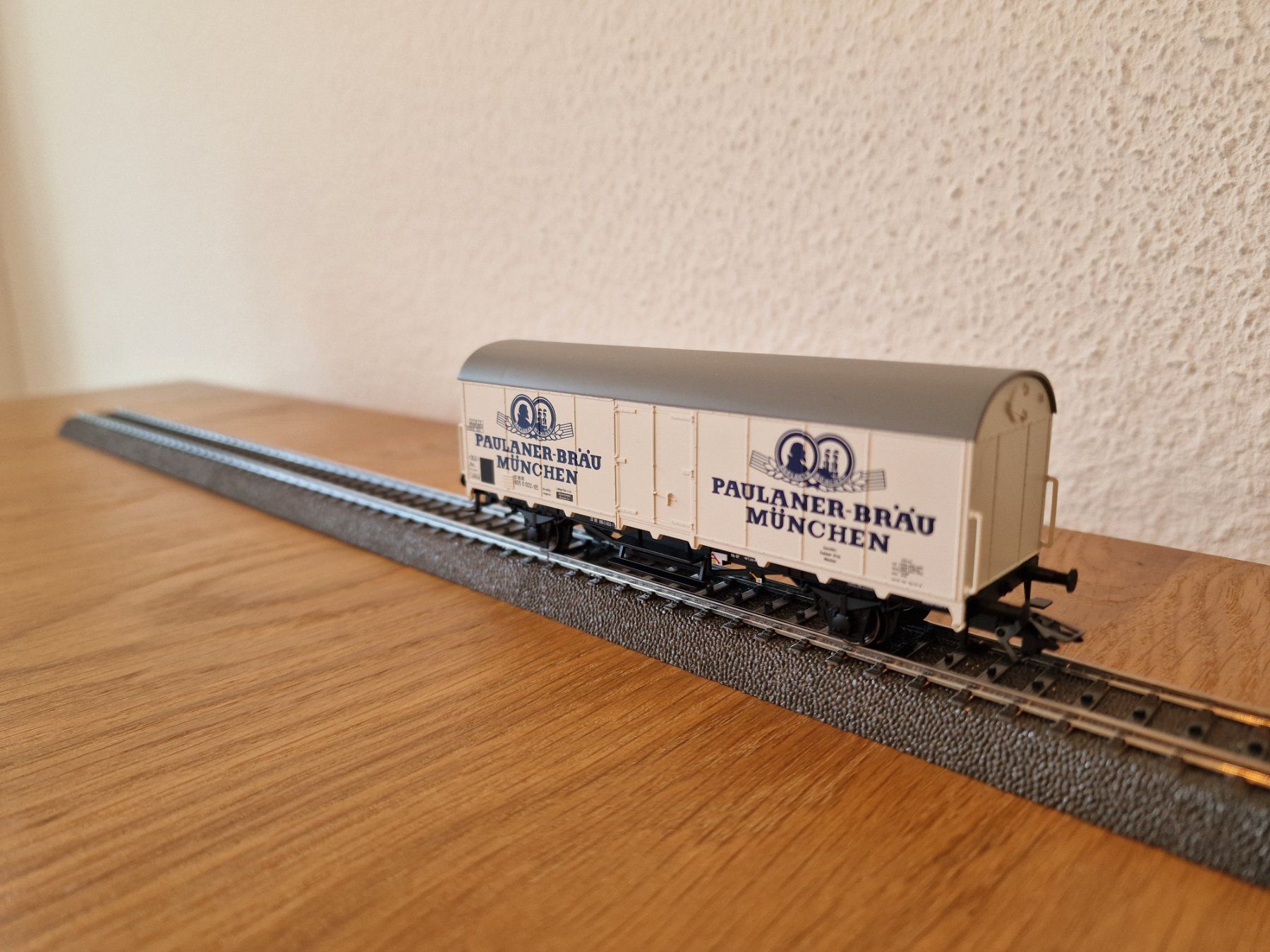 Märklin Modellini di ferrovie: DB Güterwagen Paulaner-bräu H0 – Usato da Matten b. Interlaken venduto da lor_hr9w 2
