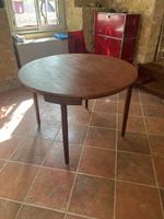 Dänischer Design-Tisch ausziehbar, mit 5 Stühlen