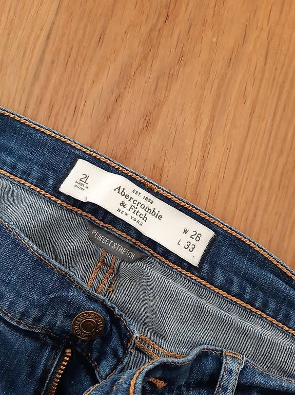 Jeans: Abercrombie jeans – Usato da Nebikon venduto da Haidihooo 1