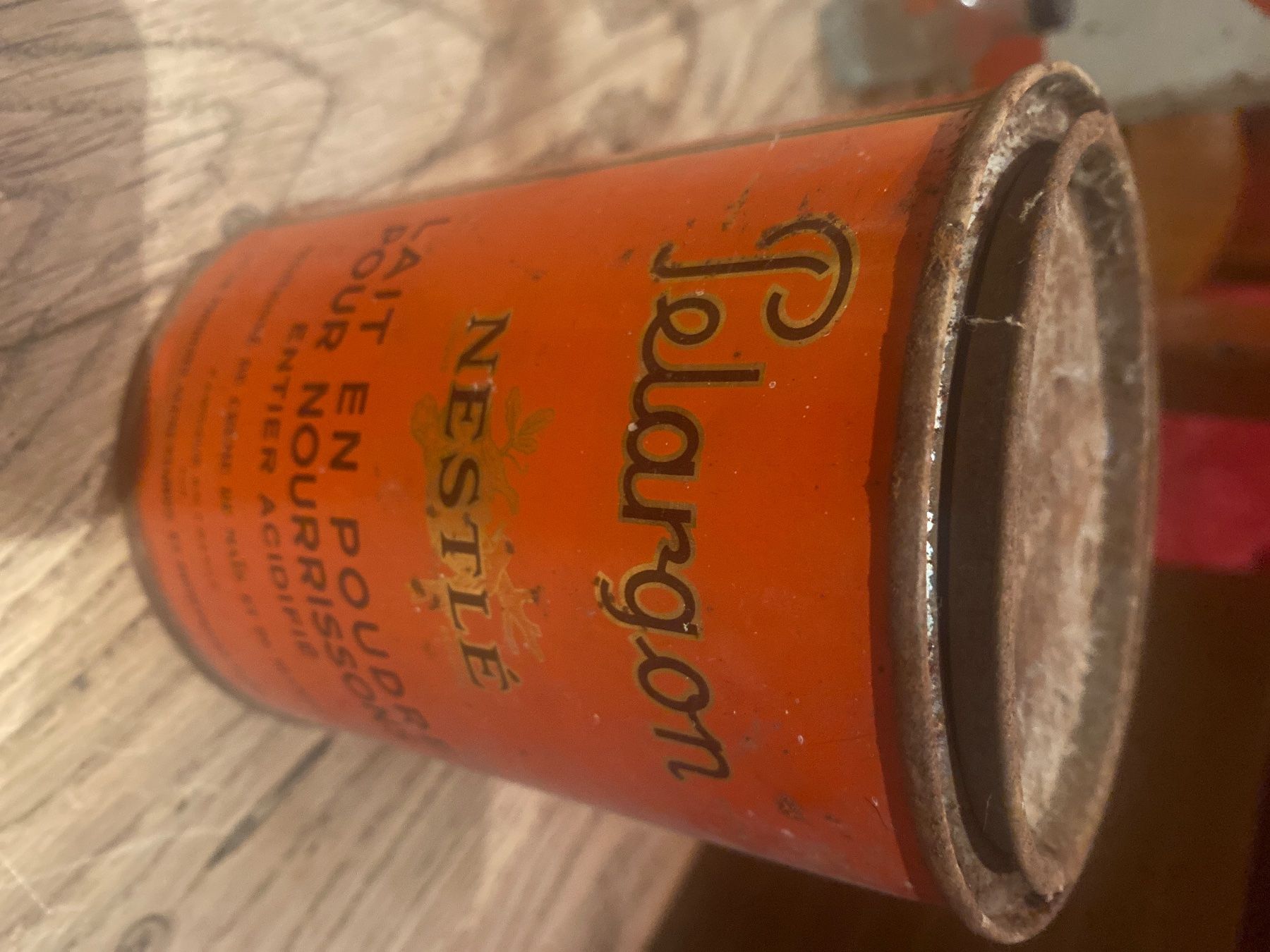 Nestlé Cibi & Specialità: Ancienne boîte lait nestle 500g – Usato da Lajoux JU venduto da Briard0