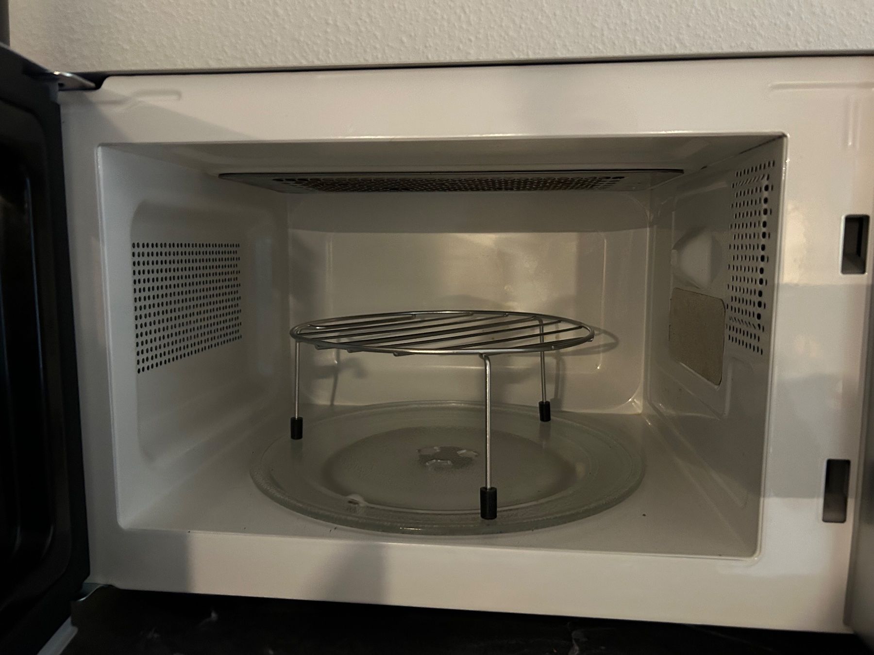Mio Star Elettrodomestici da cucina: MioStar Wave 100 Mikrowelle – Usato da Hölstein venduto da Tamisluna21 1