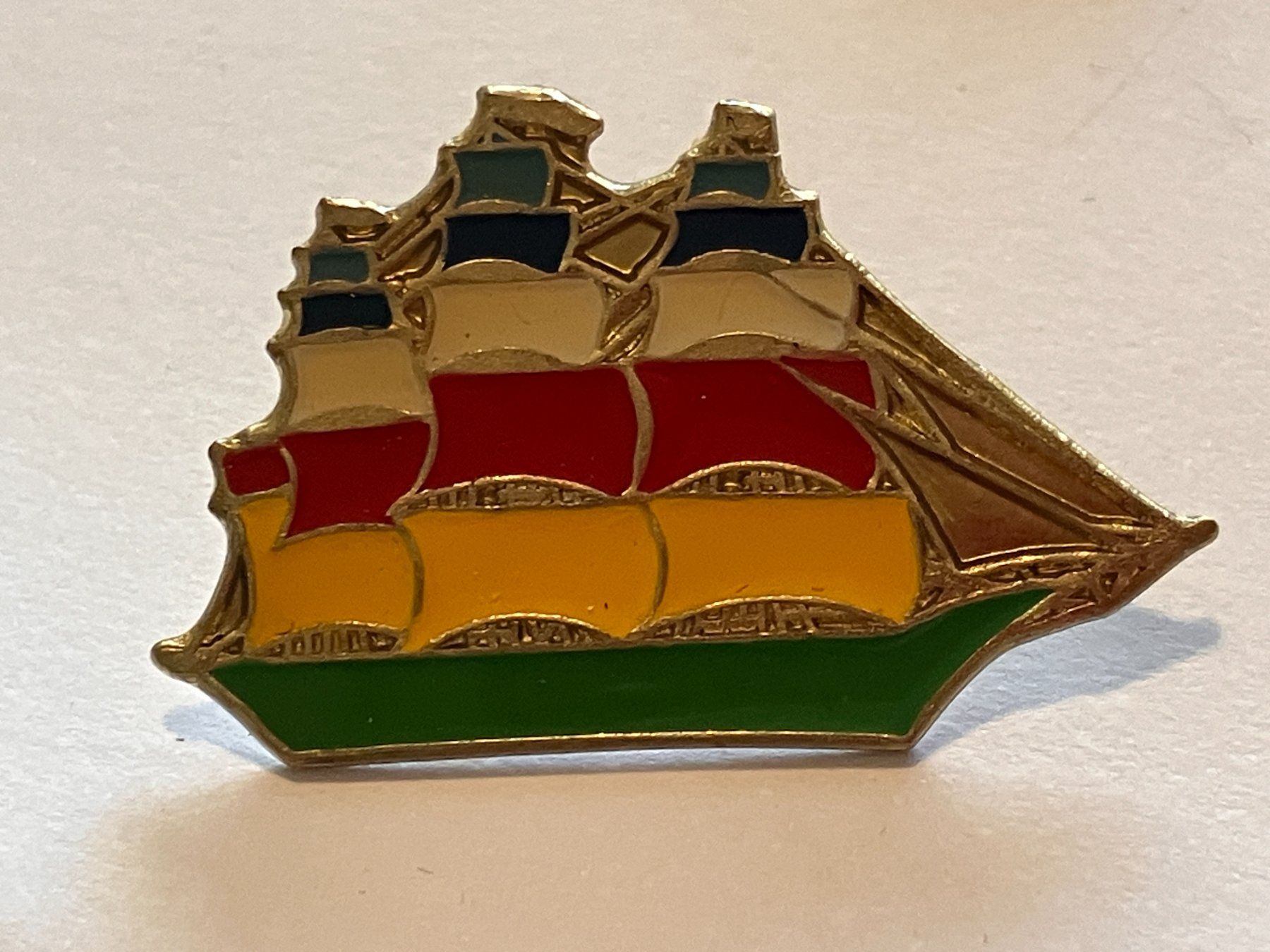 Plaquettes & Badges: 1 Pin Segelschiff  – D'occasion à Basel par djwwpp