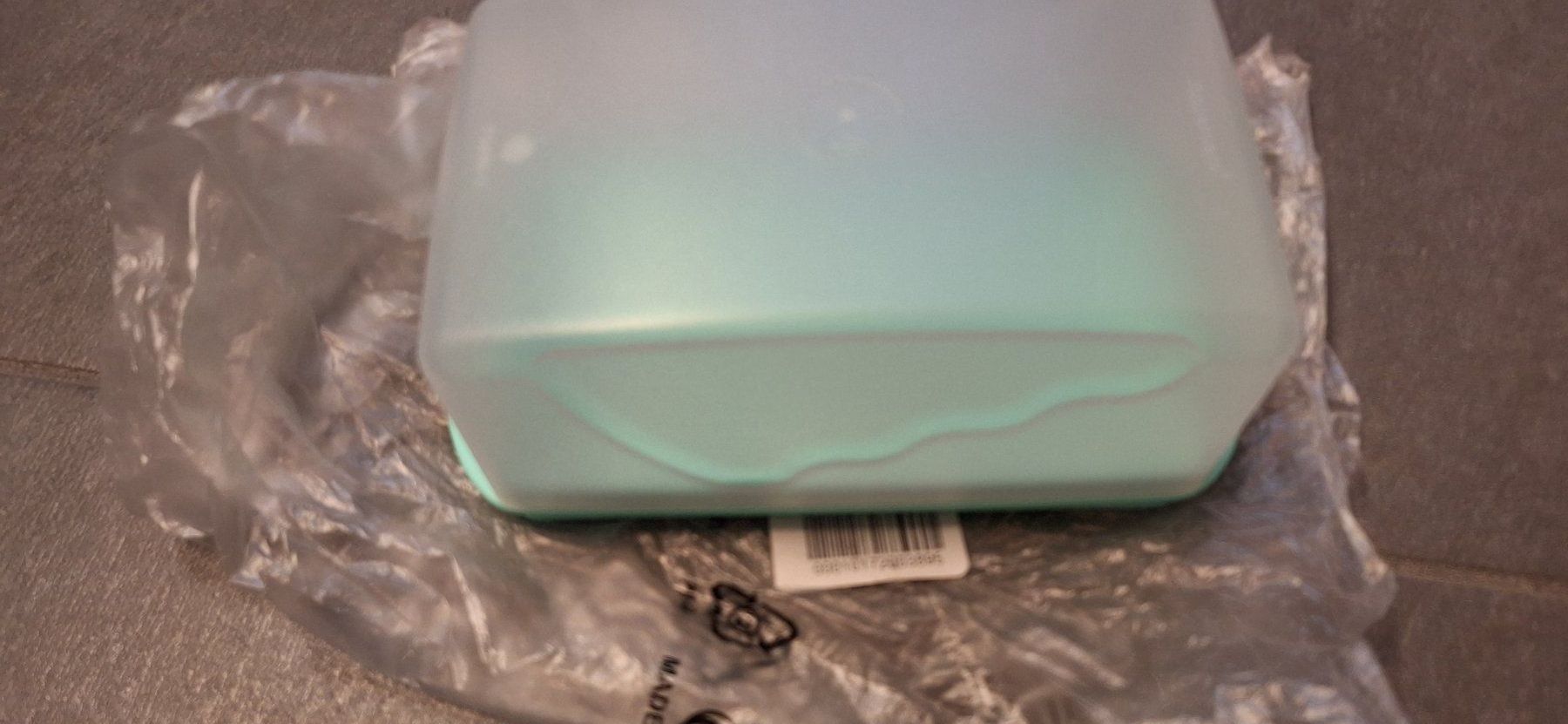 Tupperware Recipients et similaires: Tupperware, beurrier / Butterdose – Neuf avec emballage d'origine à Lussery-Villars par pousinete02 2
