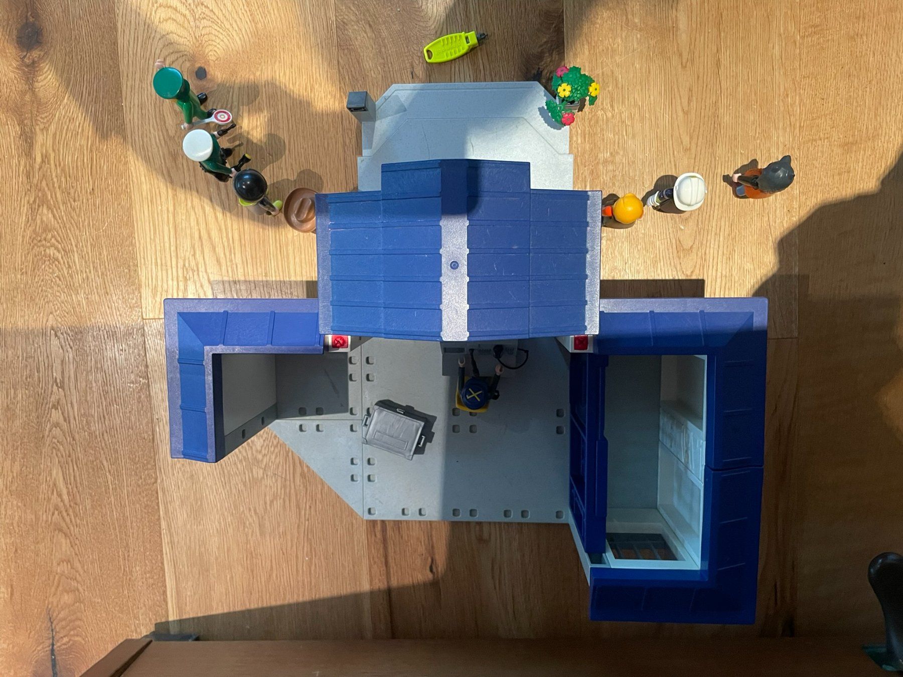 Playmobil Spielzeuge: Polizeistation Playmobil – Gebraucht aus Balterswil von sazu22 2