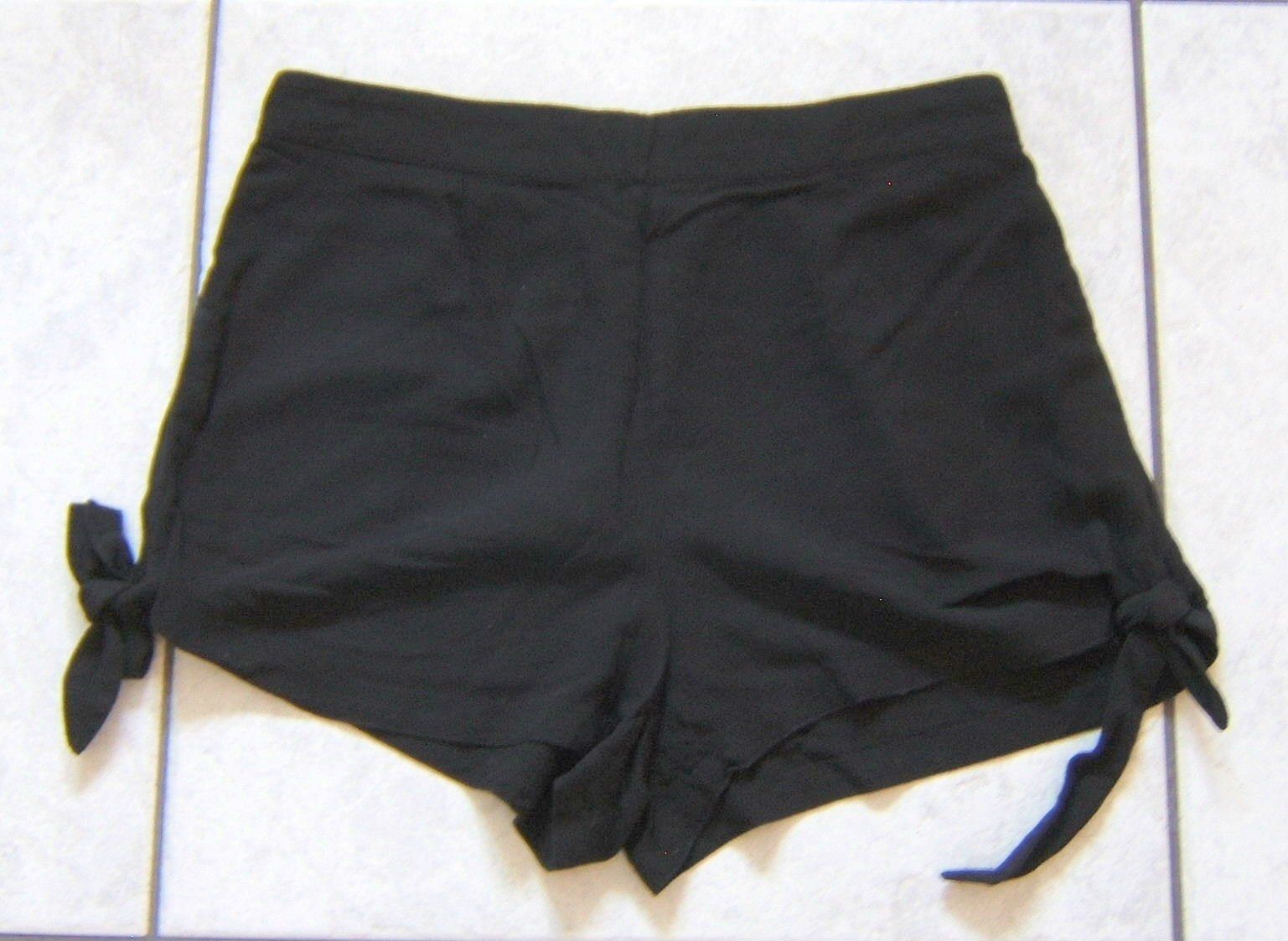 Lots de vêtements: 2 PAAR SHORTS / JEANSROCK / FREIZEITHOSE – D'occasion à Brunnen par Nonne04 6