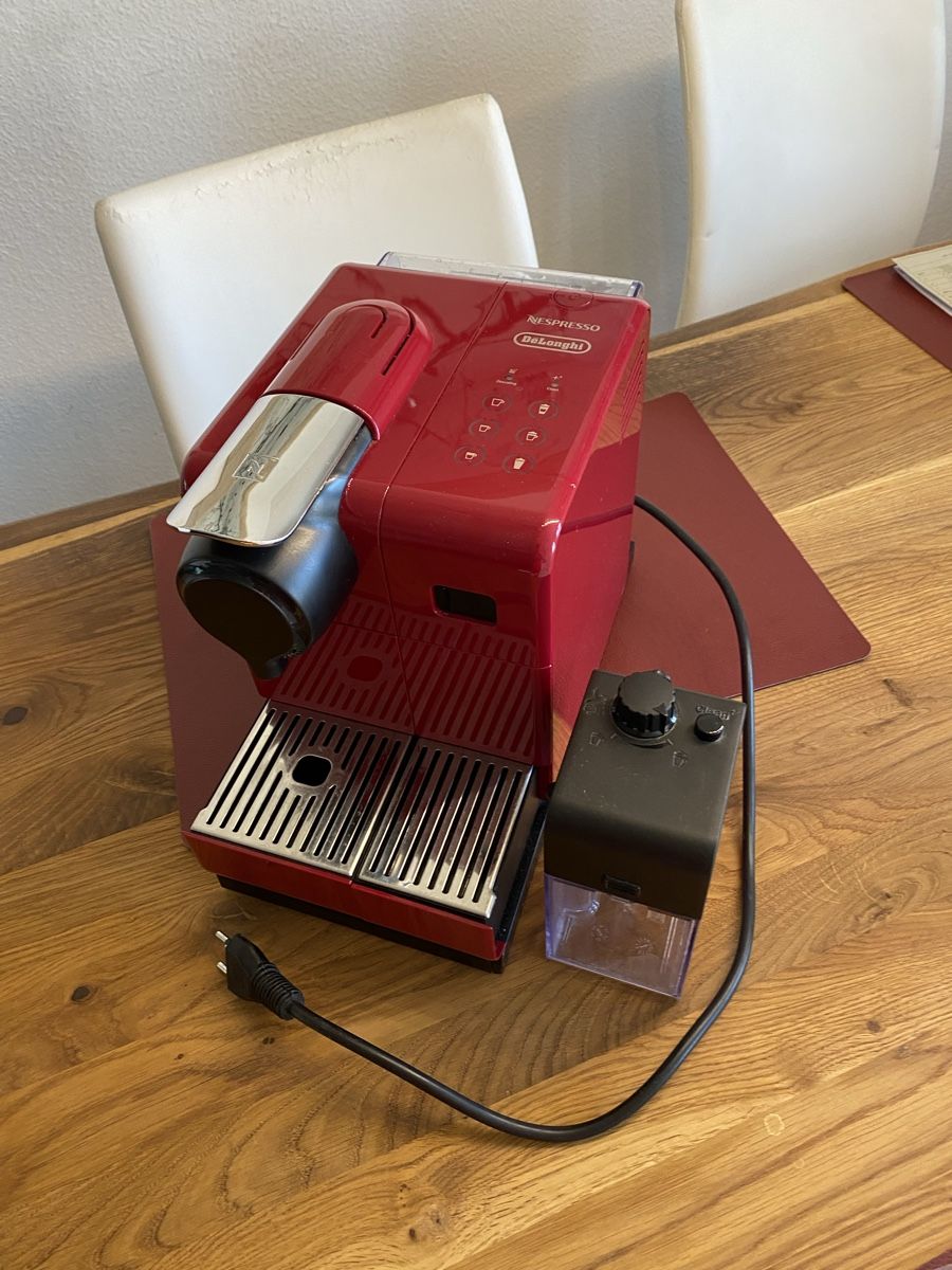 De'Longhi Kaffeemaschinen & Espressomaschinen: Nespresso DeLonghi – Gebraucht aus Adliswil von KatzenFuchs