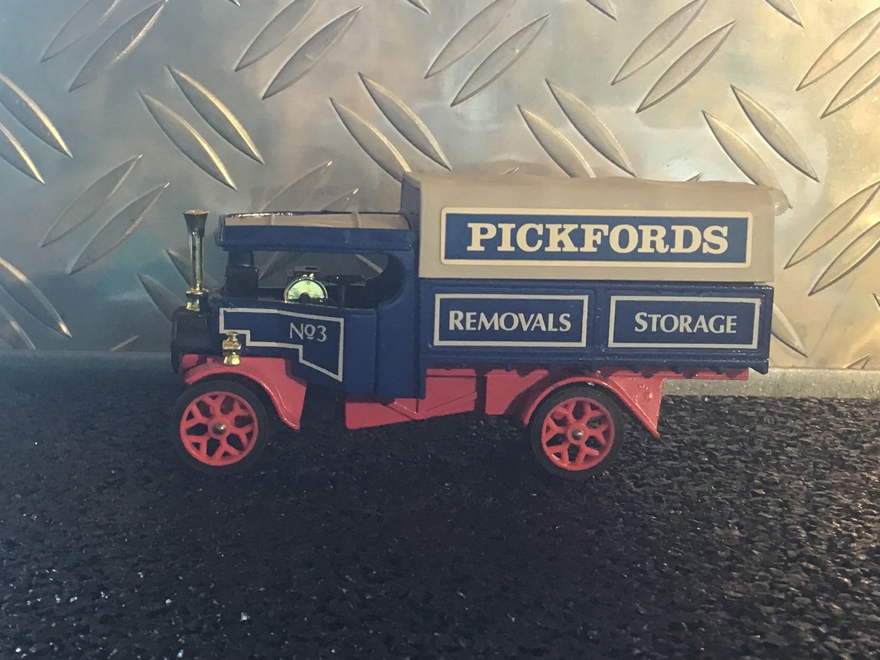 Matchbox Kit di modellismo & Modellini statici: MATCHBOX MODELS OF YESTERYEAR – Usato da Männedorf venduto da Spezial-Modelle