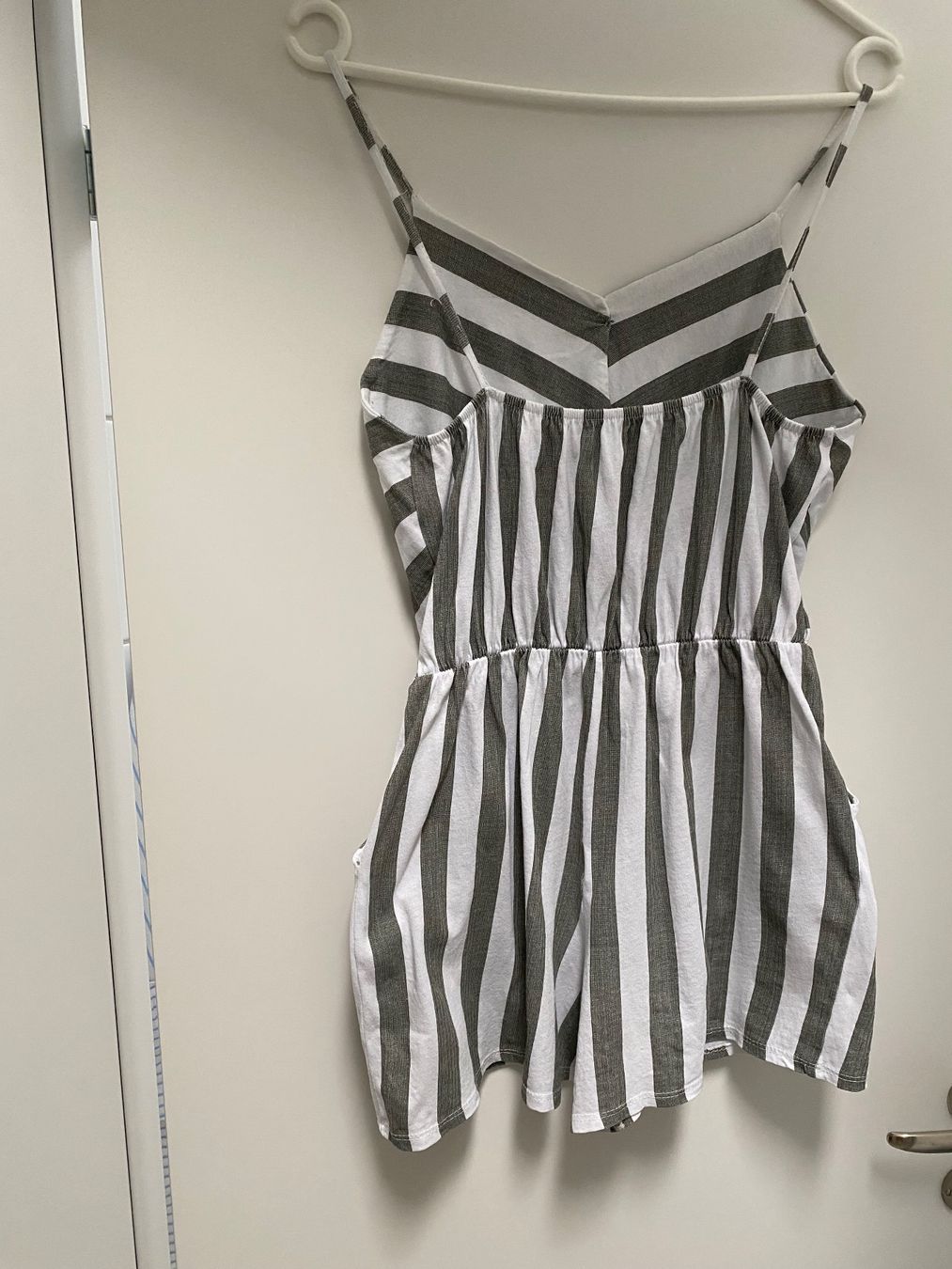 Jumpsuits: Kurzoverall – Neuf (Voir description) à Affoltern am Albis par may_9gdz 1
