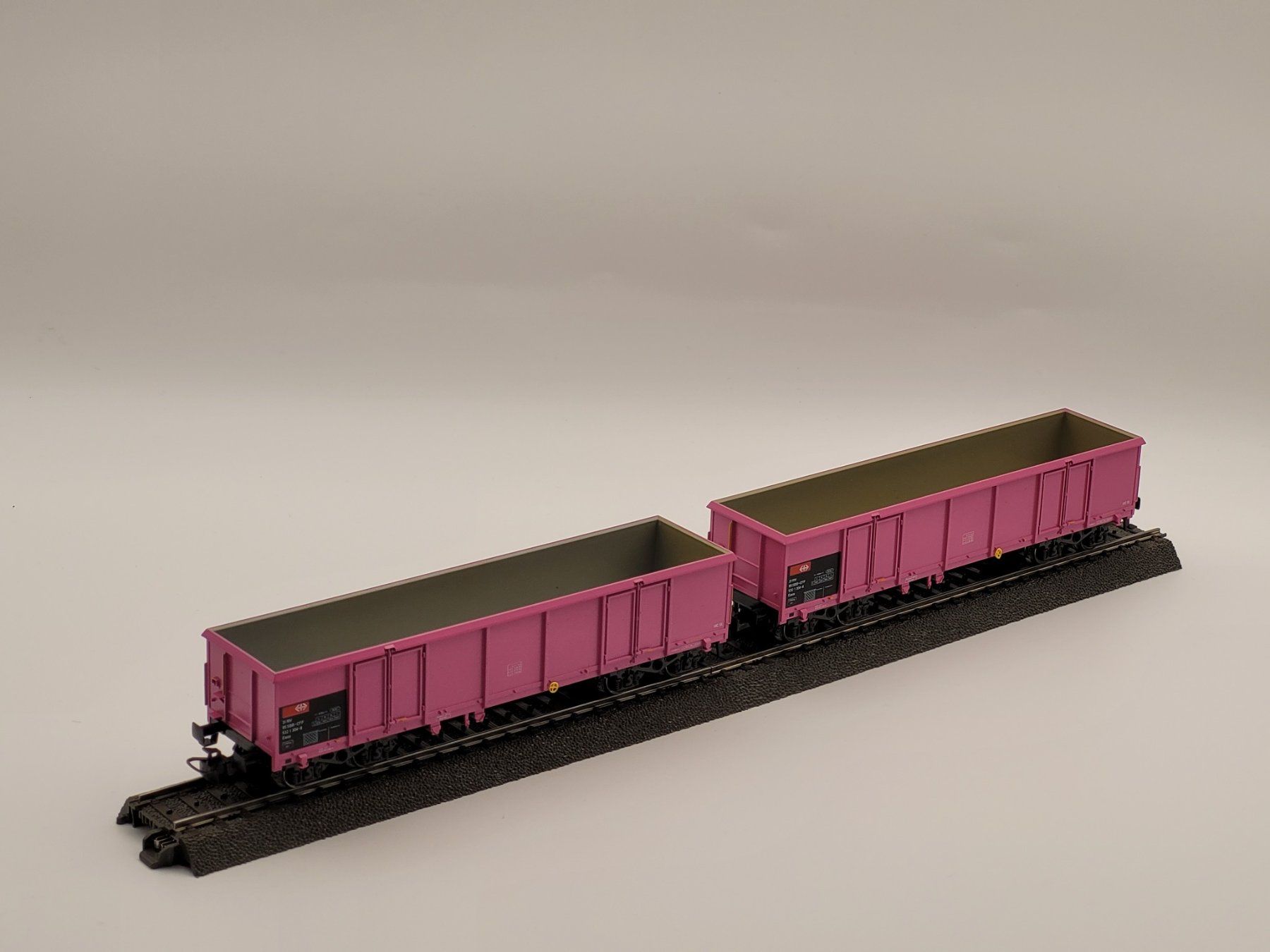 Märklin 4718 H0 2 SBB Eaos Hochbordwagen pink (Gebraucht) in Gunzwil ...
