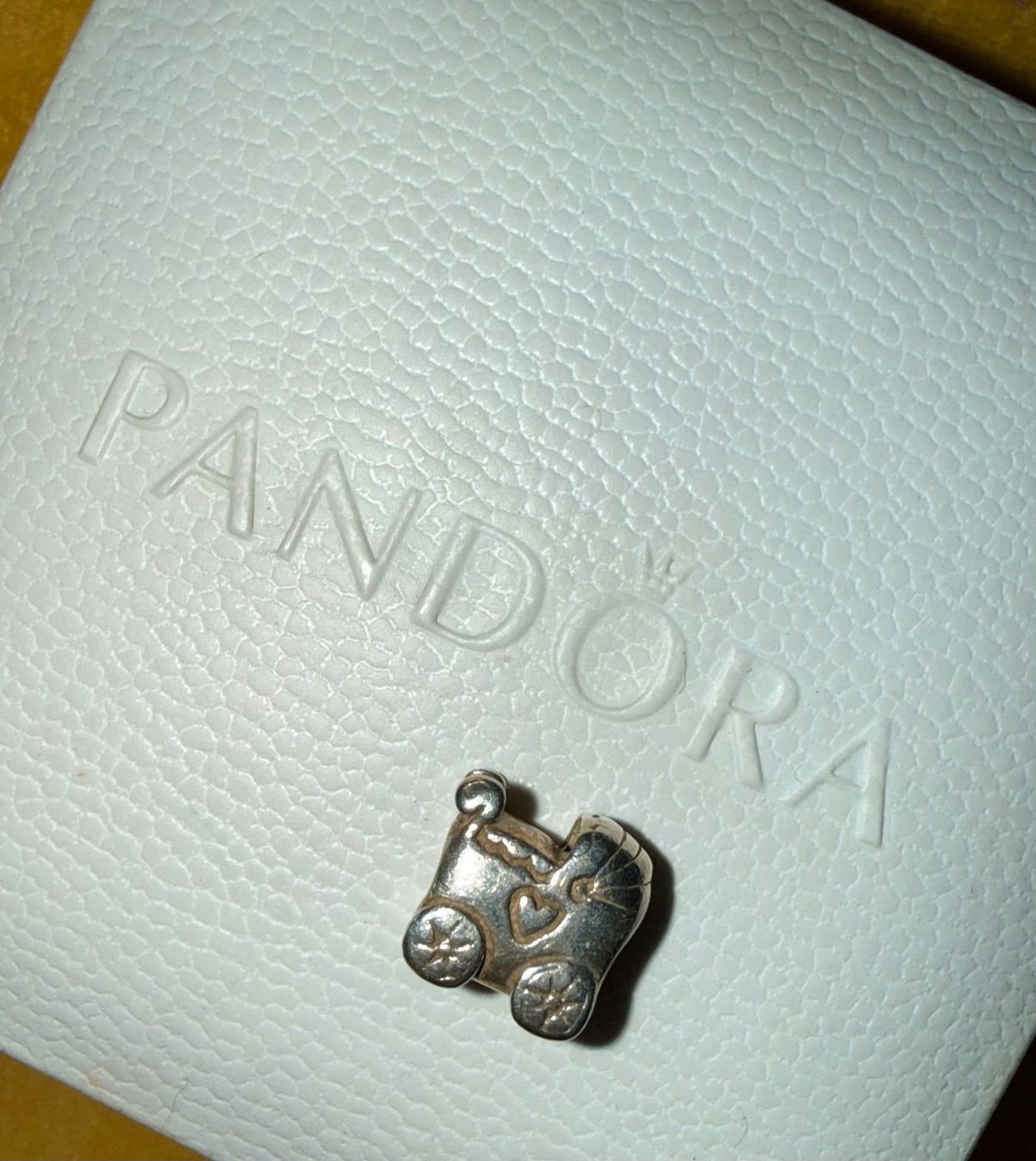 Pandora Ciondoli: • Pandora Charm Kinderwagen • – Usato da Basel venduto da mendoza13