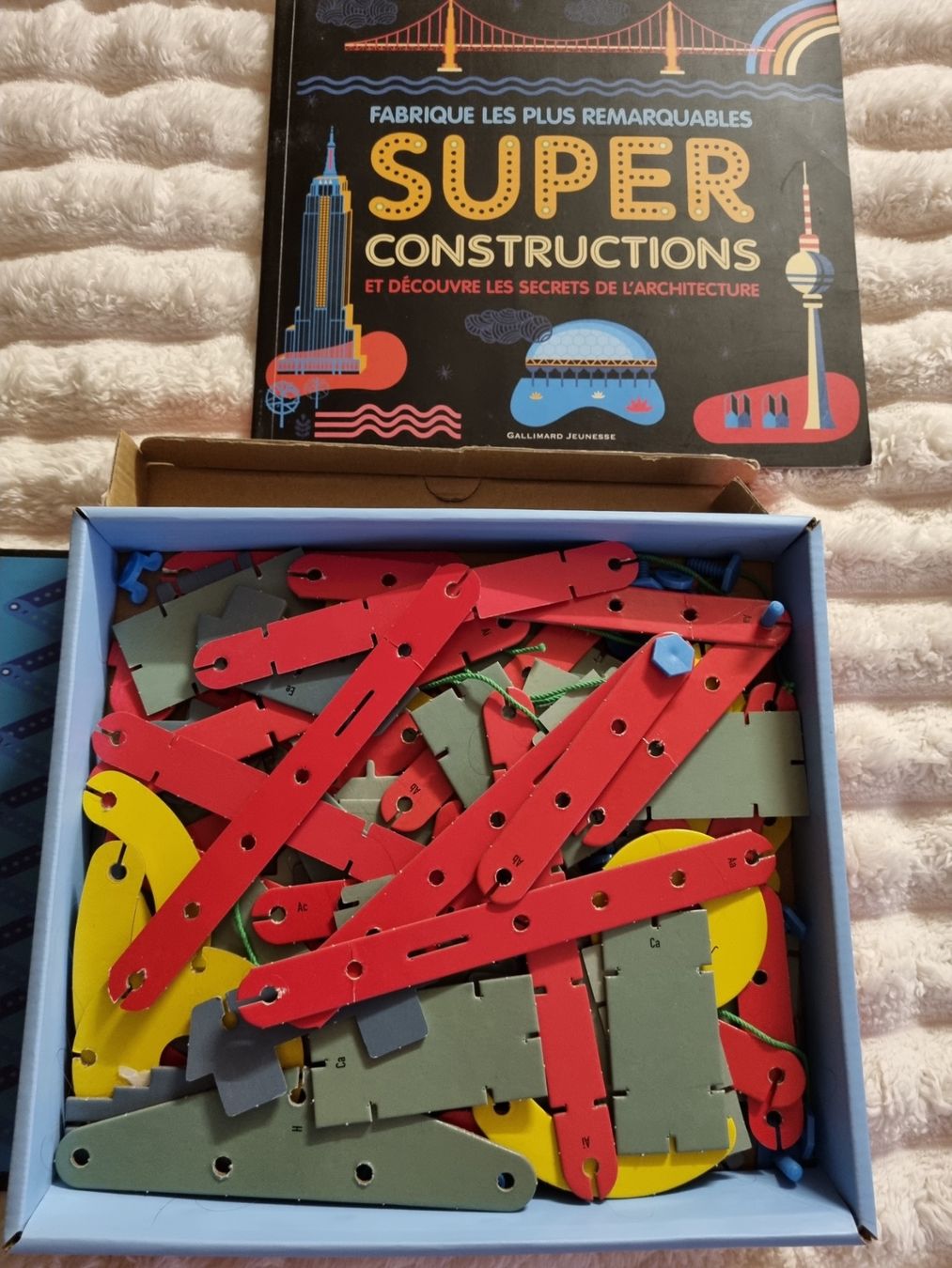 Kit di costruzioni: Super constructions: livre + maquettes – Nuovo (secondo la descrizione) da Riddes venduto da pierre-a-facettes 1