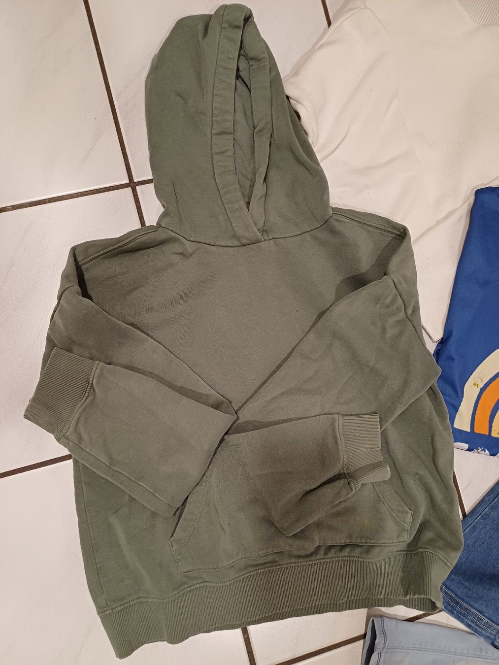Lotti & Set di vestiti: Grosses Kleiderpaket Mädchen ab Grösse 152 bis S – Usato da Bremgarten AG venduto da leharh 2