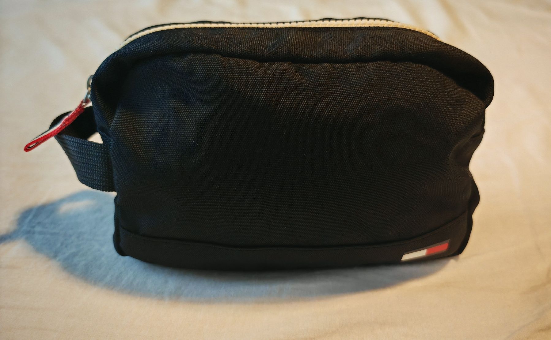 Astucci : Trousse noire Tommy Hilfiger – Usato da Marly venduto da Coraioru