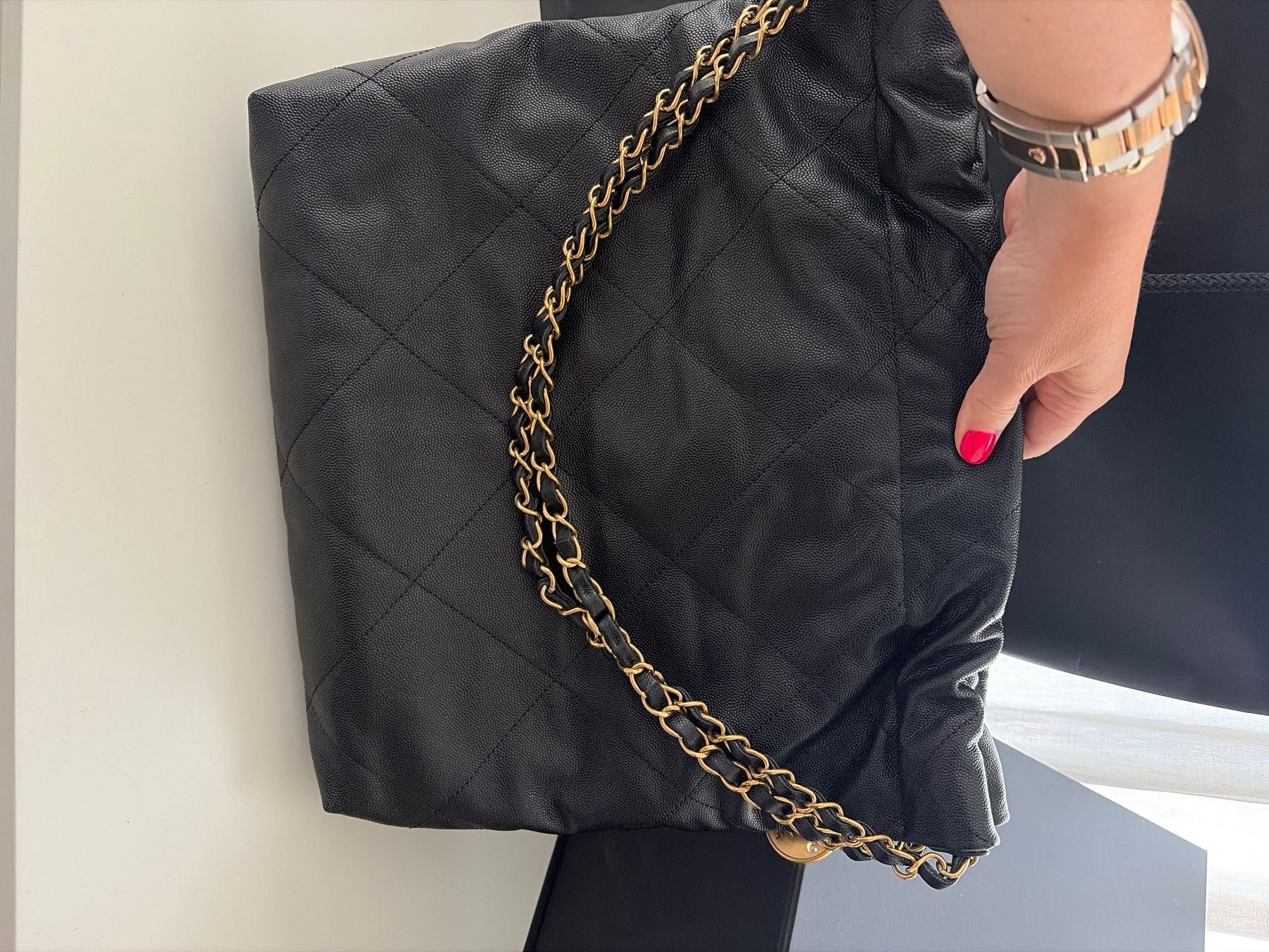 Chanel Taschen für Damen: Chanel 22 Schwarz caviar Leder small – Neu und originalverpackt aus Zürich von Loveluxery 8