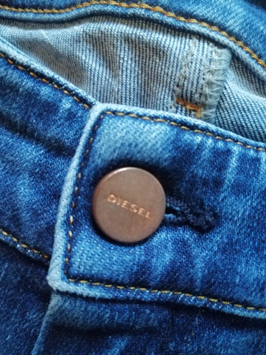 Diesel Jeans: Jeans Diesel – Nuovo (secondo la descrizione) da Biel/Bienne venduto da M.D.C 3