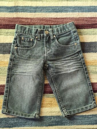 kurze Jeanshose Gr 134