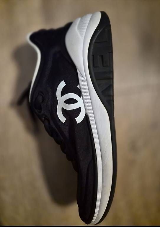 Chanel Scarpe da donna: Chanel Turnschuhe – Usato da Schaffhausen venduto da Nathalia33 1
