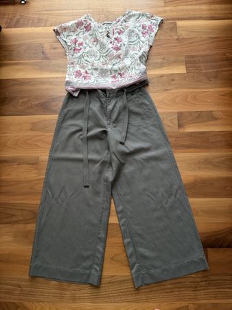 Bluse mit Blumenmuster und uni Hose NILE Grösse XS neuwertig