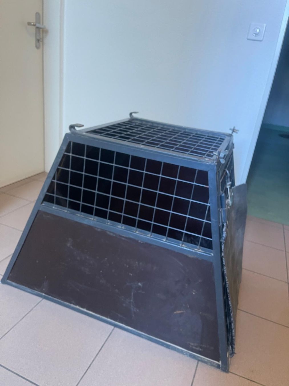 Meiko Gabbie, trasporto & Sicurezza: Stabile Hundebox von MEIKO – Usato da Neuhausen venduto da Lechasseur 2
