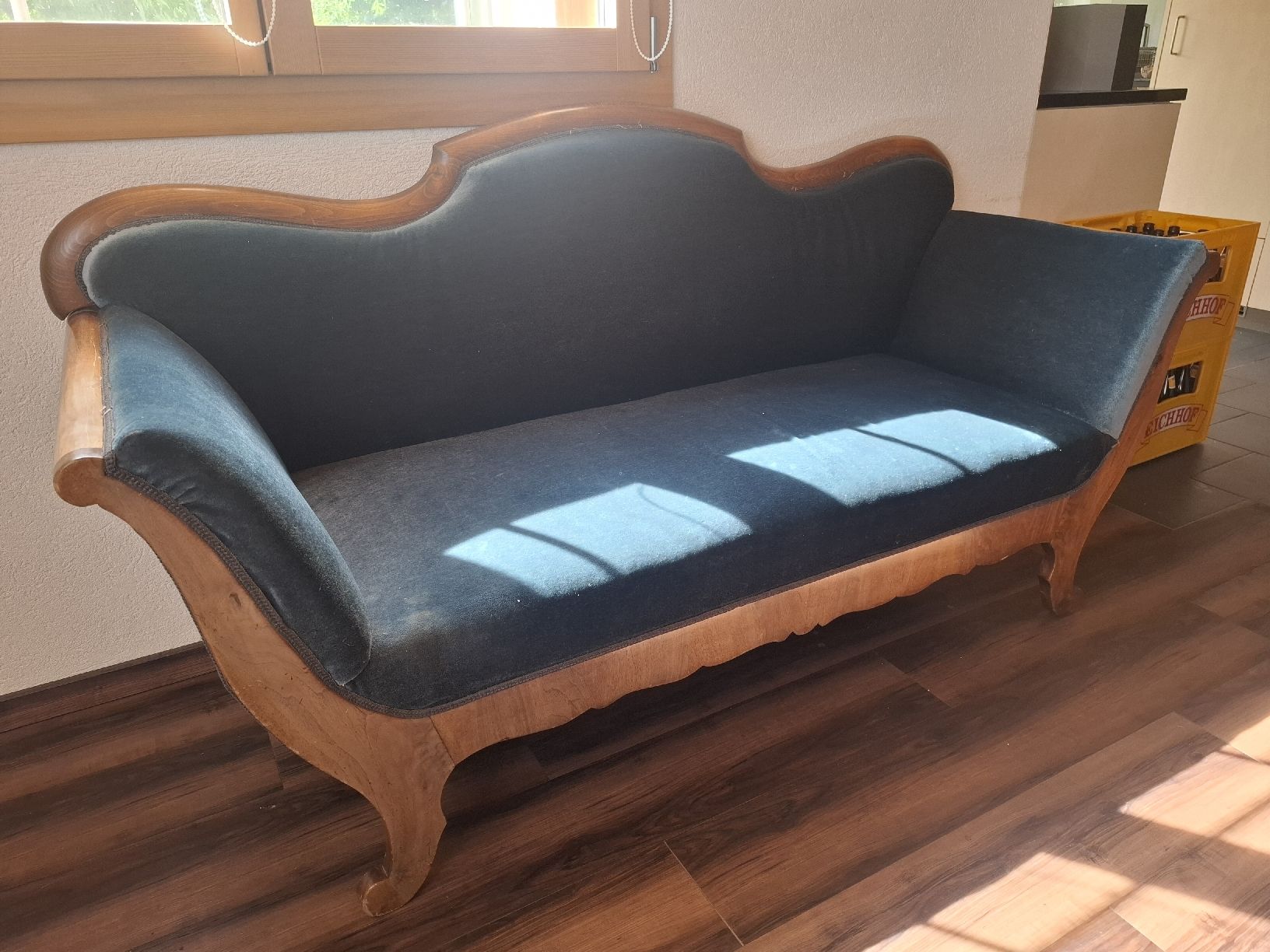 Sofas: Biedermeier Style Sofa mit Samtbezug – Gebraucht aus Lungern von yes_cj9j 2