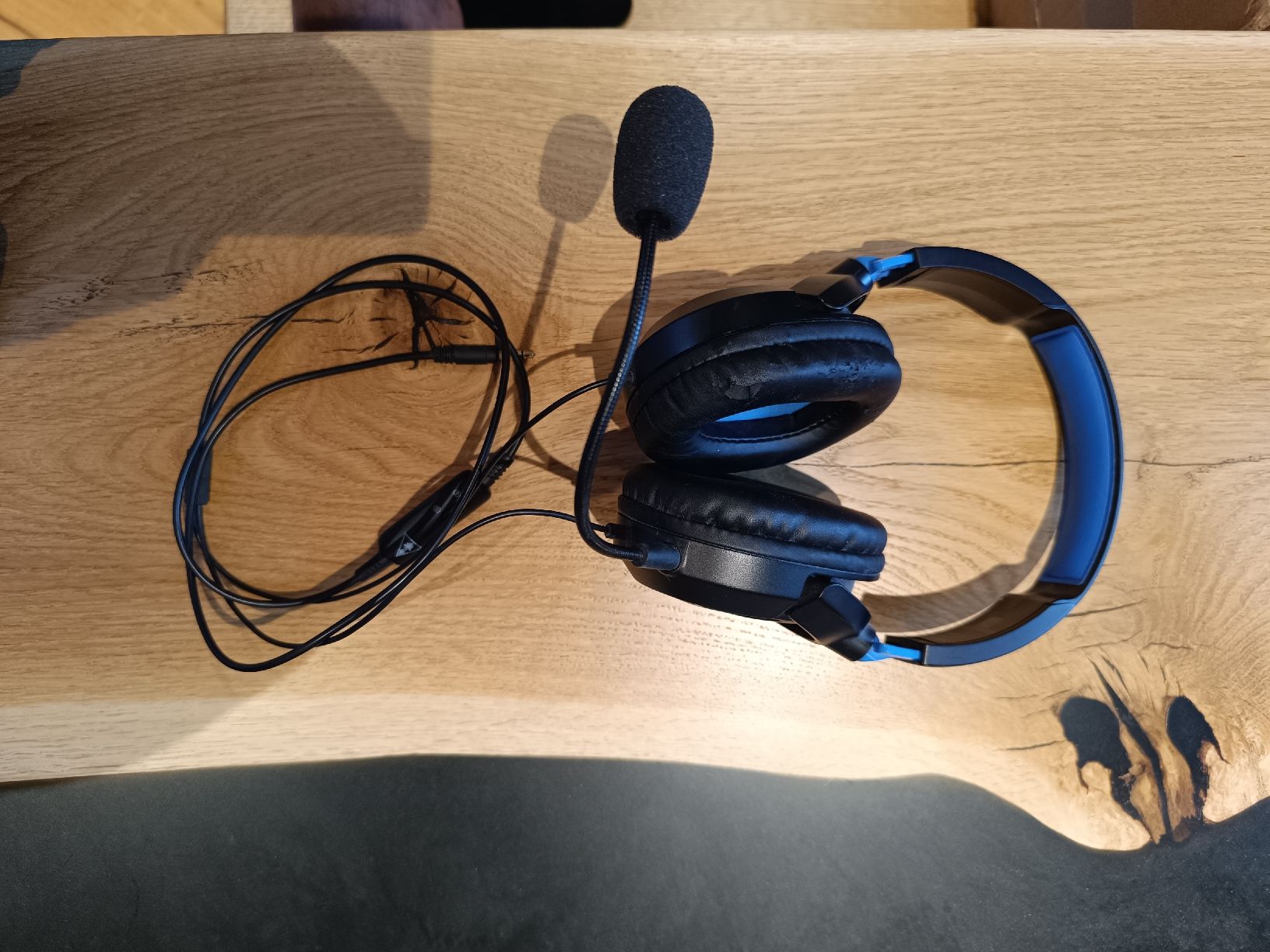 Sony Consoles: PS4 inkl. Controller, Spiele und Headset – D'occasion à Ottikon par PiloniFive 7