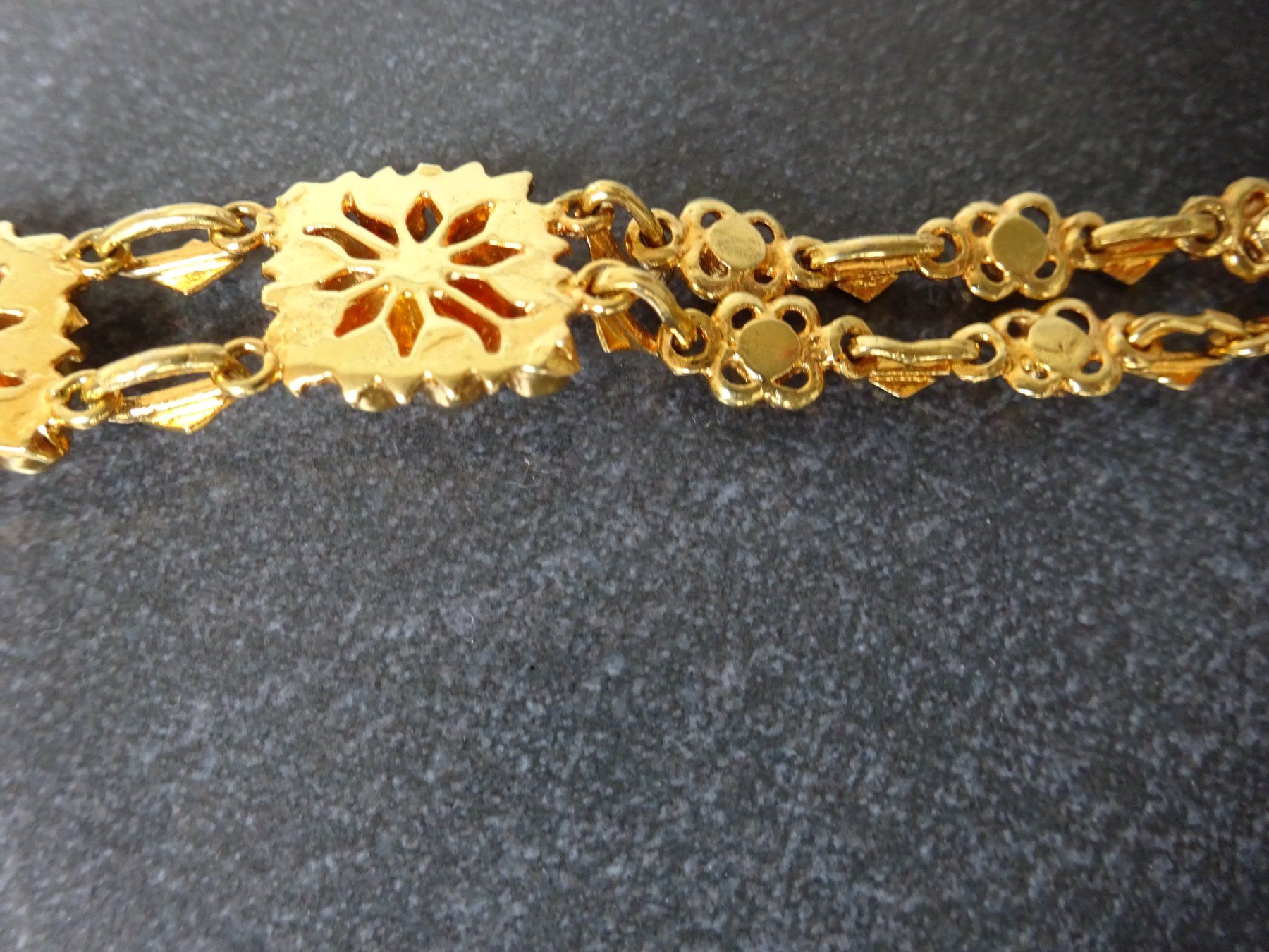 Catenine: Glitzer Collier / Kambotscha Tracht – Usato da Esslingen venduto da FetteSchnecke 7