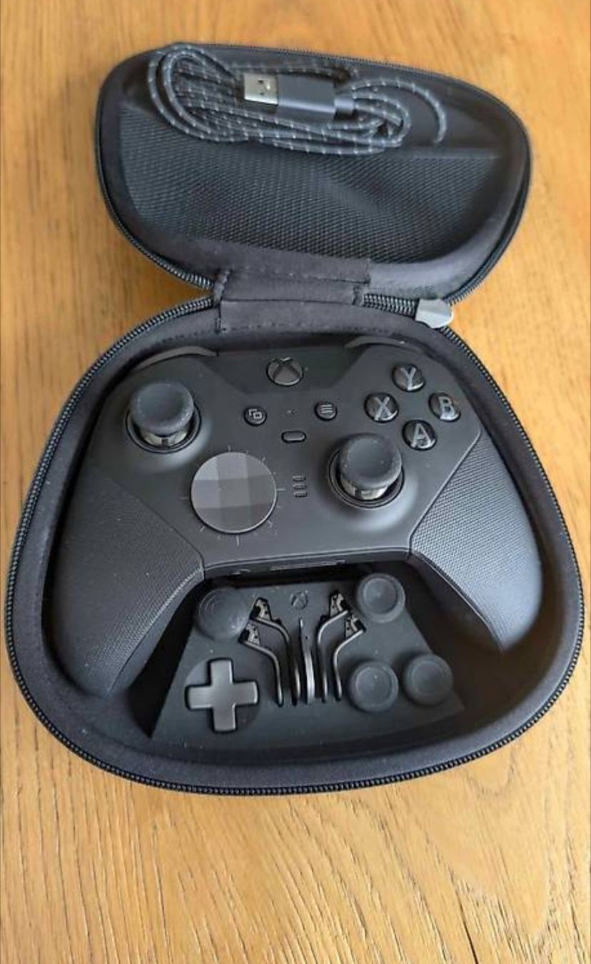 Microsoft Controller: Microsoft Xbox Elite Wireless Controller Series 2 – Nuovo (secondo la descrizione) da Berikon venduto da Peter_Graf_d1
