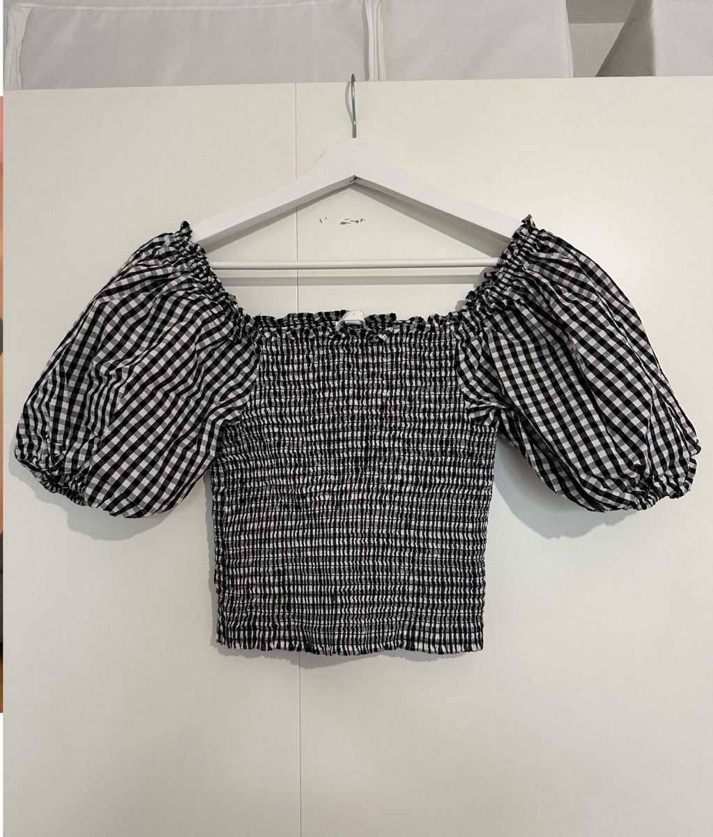 H&M Top: H&M Top Checkered Puff Sleeve Size S good condition – Usato da Luins venduto da vvs_7kqr 1