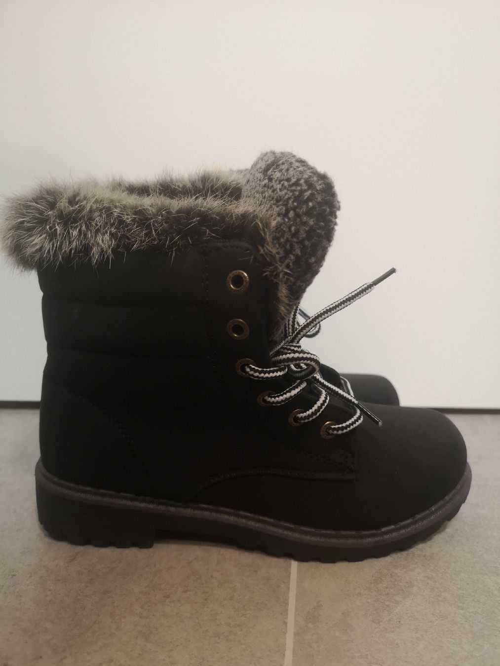 Scarpe da donna: NEU Winterstiefel Gr. 36 – Nuovo e nell'imballaggio originale da Lostallo venduto da cha_lx5j