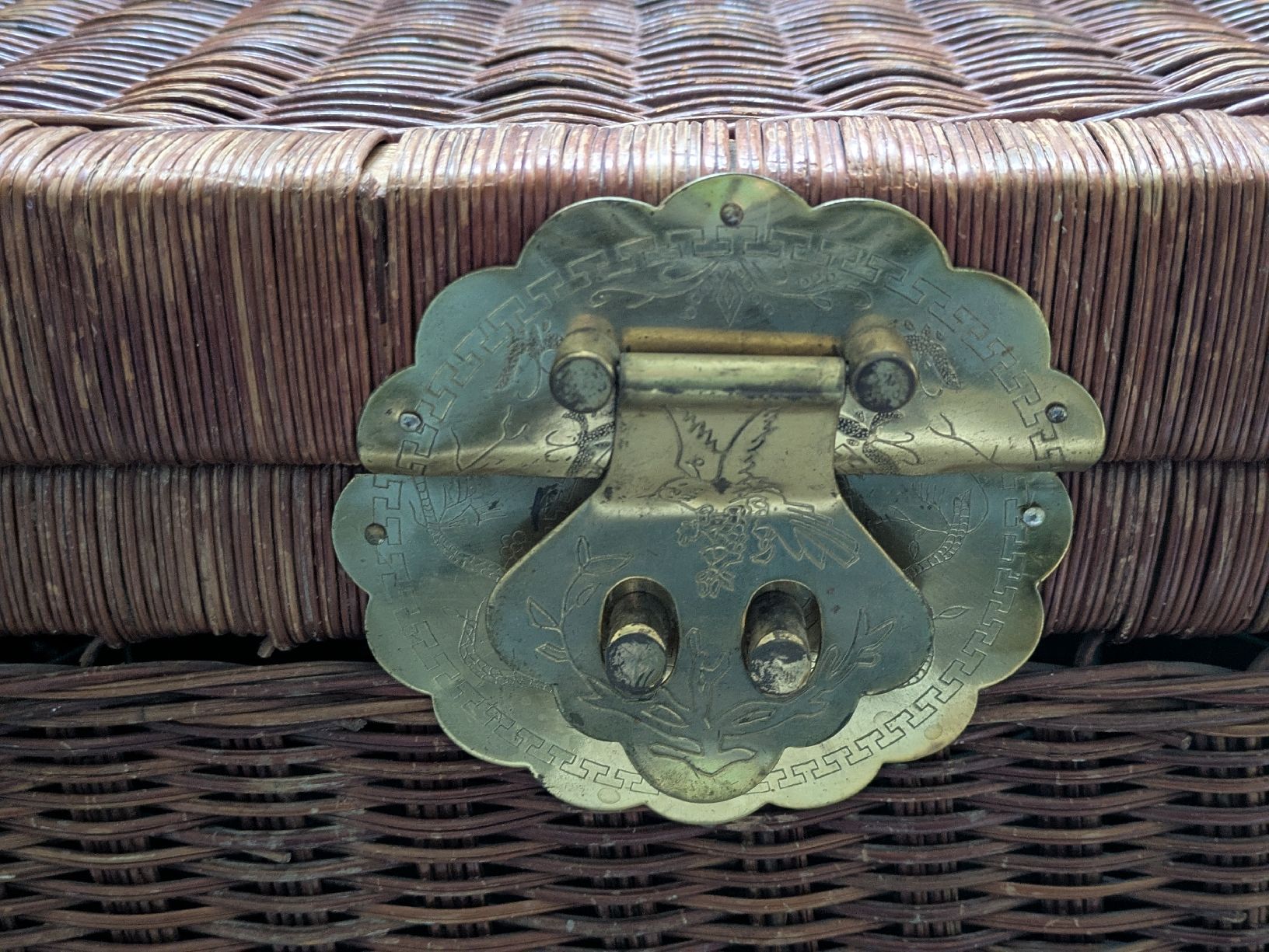 Cassapanche: Rattan Chest with Brass Details – Usato da Adliswil venduto da aborzych 3
