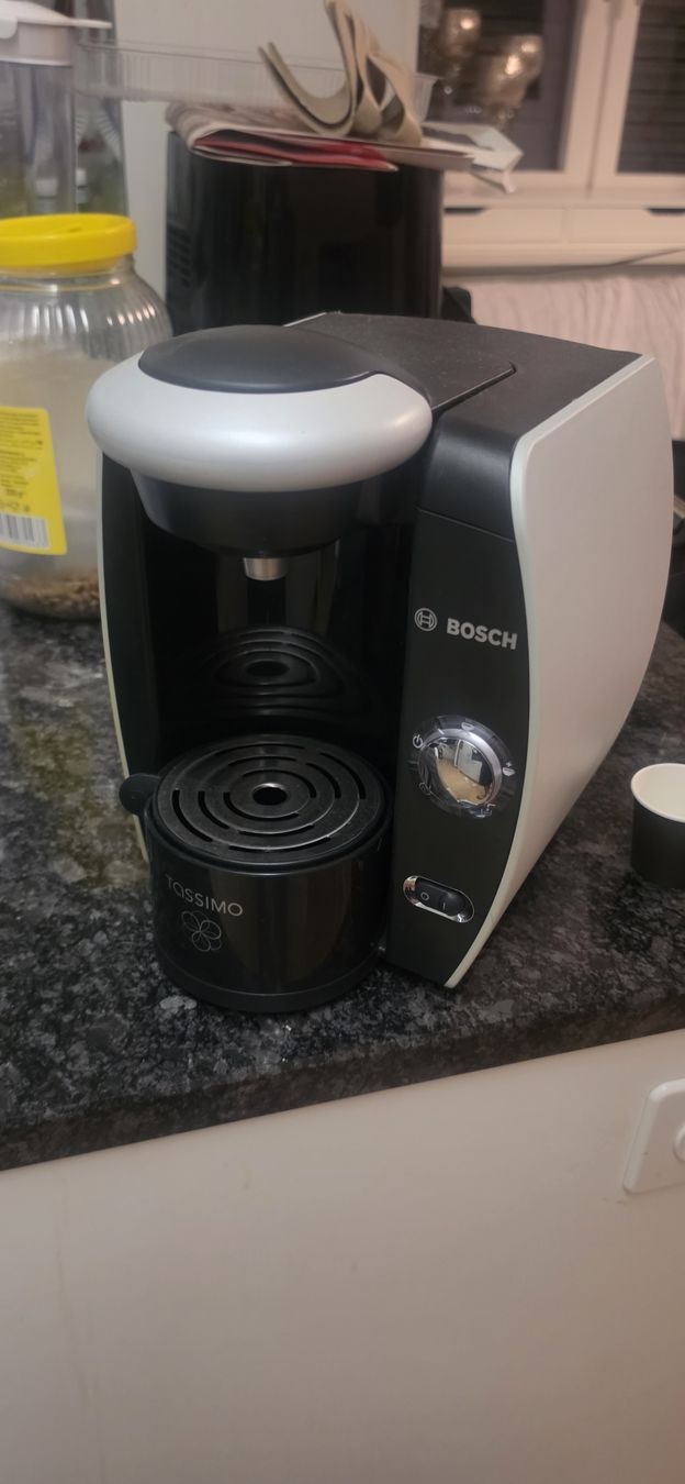 Bosch Kaffeemaschinen & Espressomaschinen: Kaffeemaschine Bosch Tassimo  – Gebraucht aus Zürich von Abrar123 4