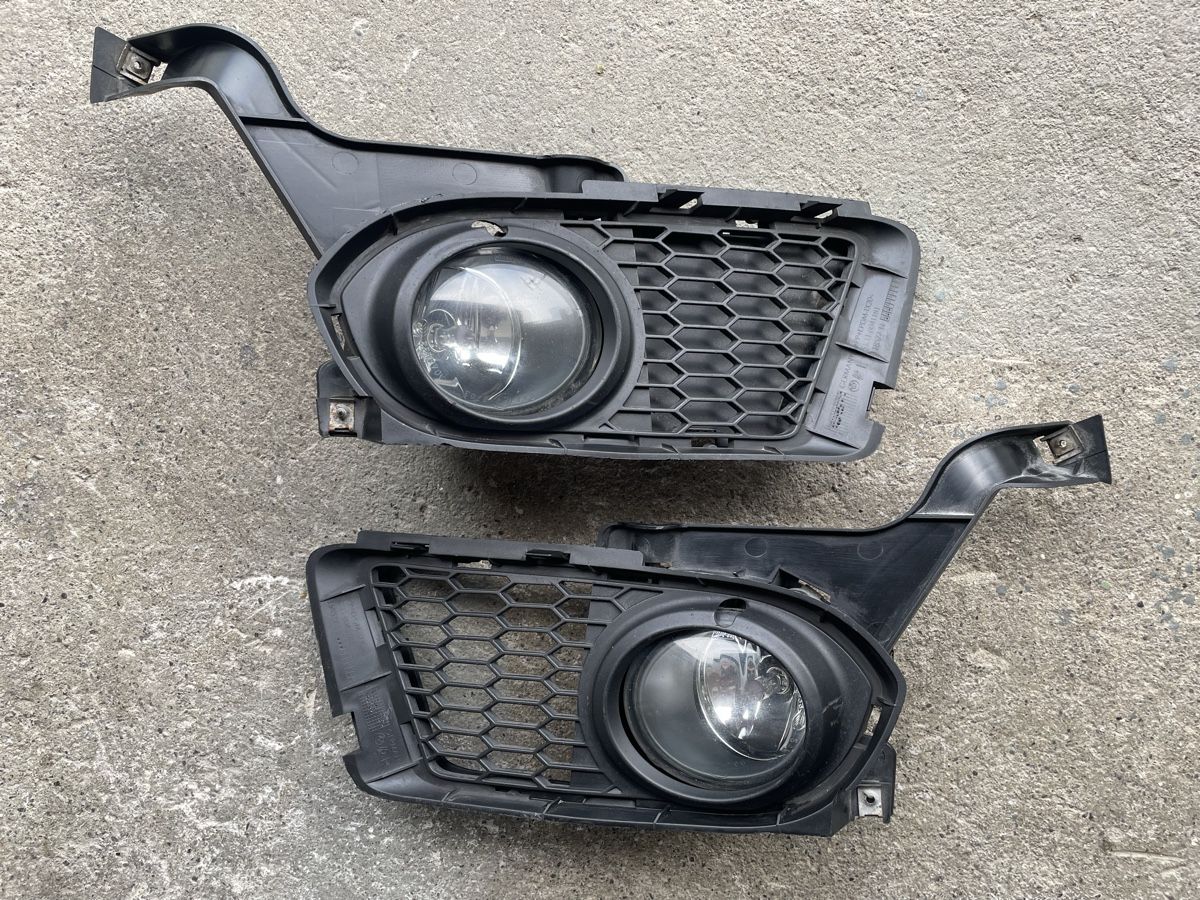 BMW Tutti pezzi di ricambio auto: 2x Phare antibrouillard avant | BMW séries 3 E90 E91 E92 E93 – Usato da Denges venduto da Ricautomotive