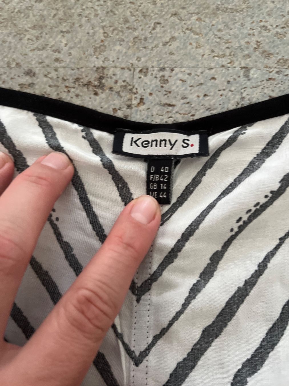 Top: Kenny S Sommeroberteil – Usato da Roggliswil venduto da Eishockeygirl 1