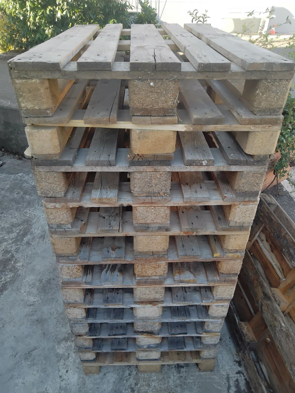 Pallets: 12 Europalette gebraucht – Usato da Nuglar venduto da lampa-radio 1