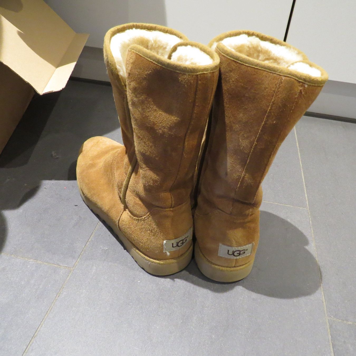 Ugg Scarpe da donna: Ugg Stiefel Grösse 40 Farbe Chestnut – Nuovo (secondo la descrizione) da Einsiedeln venduto da rotgypsy1969 2