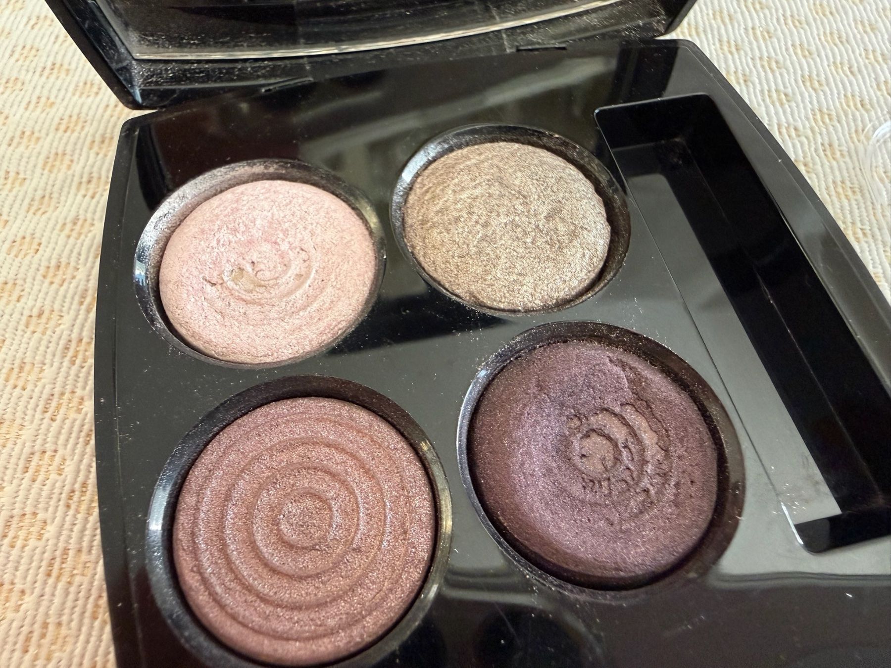 Chanel Make-up: Chanel - Ombre à paupières – Usato da Sion venduto da accroshoes 2