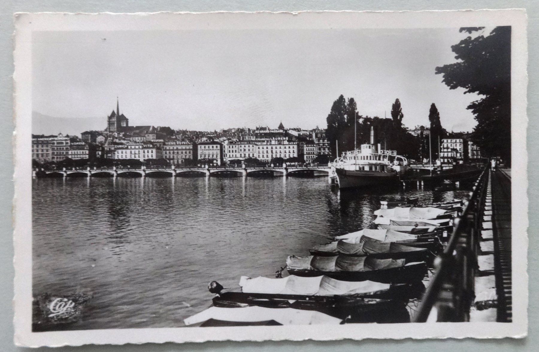 Cartes postales: Genève - Vue générale vers la Cathédrale – D'occasion à Fétigny par Billy2miny