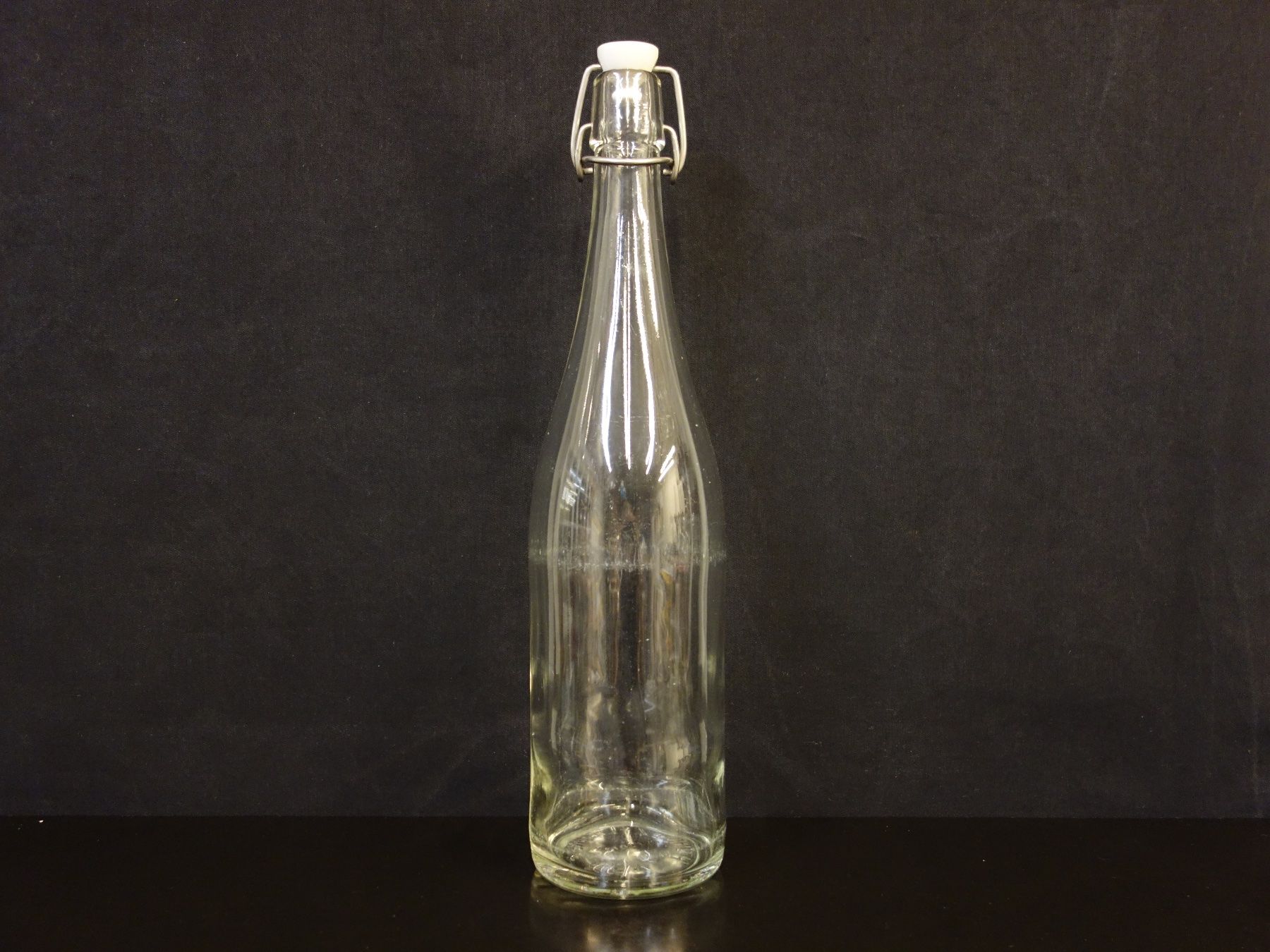 Bicchieri, Caraffe & Bottiglie: alte Flasche HENNIEZ LITHINEE – Usato da Kerzers venduto da Flaschenposten