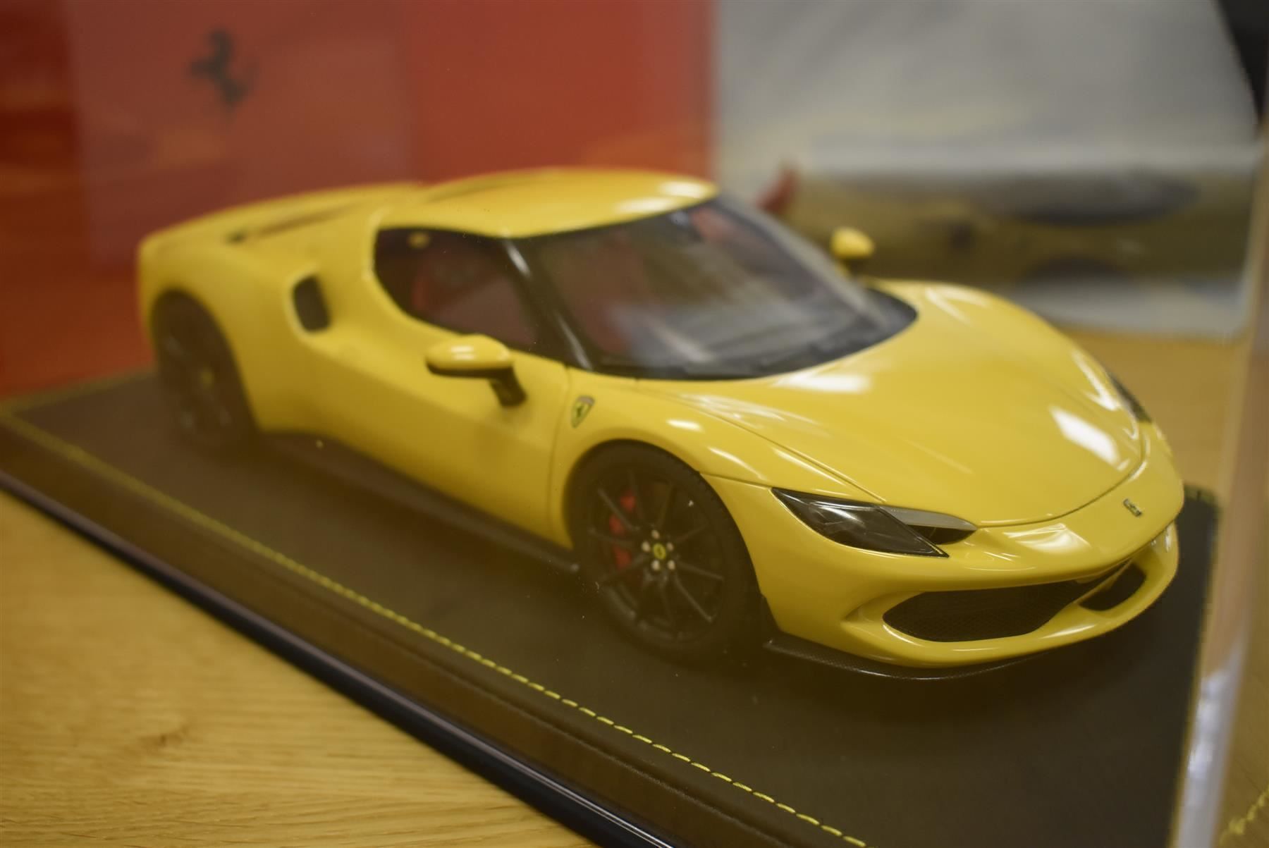 Modellini d'auto: Ferrari 296 GTB gelb 1/18  BBR – Nuovo e nell'imballaggio originale da Stein AR venduto da Krabbe2 4