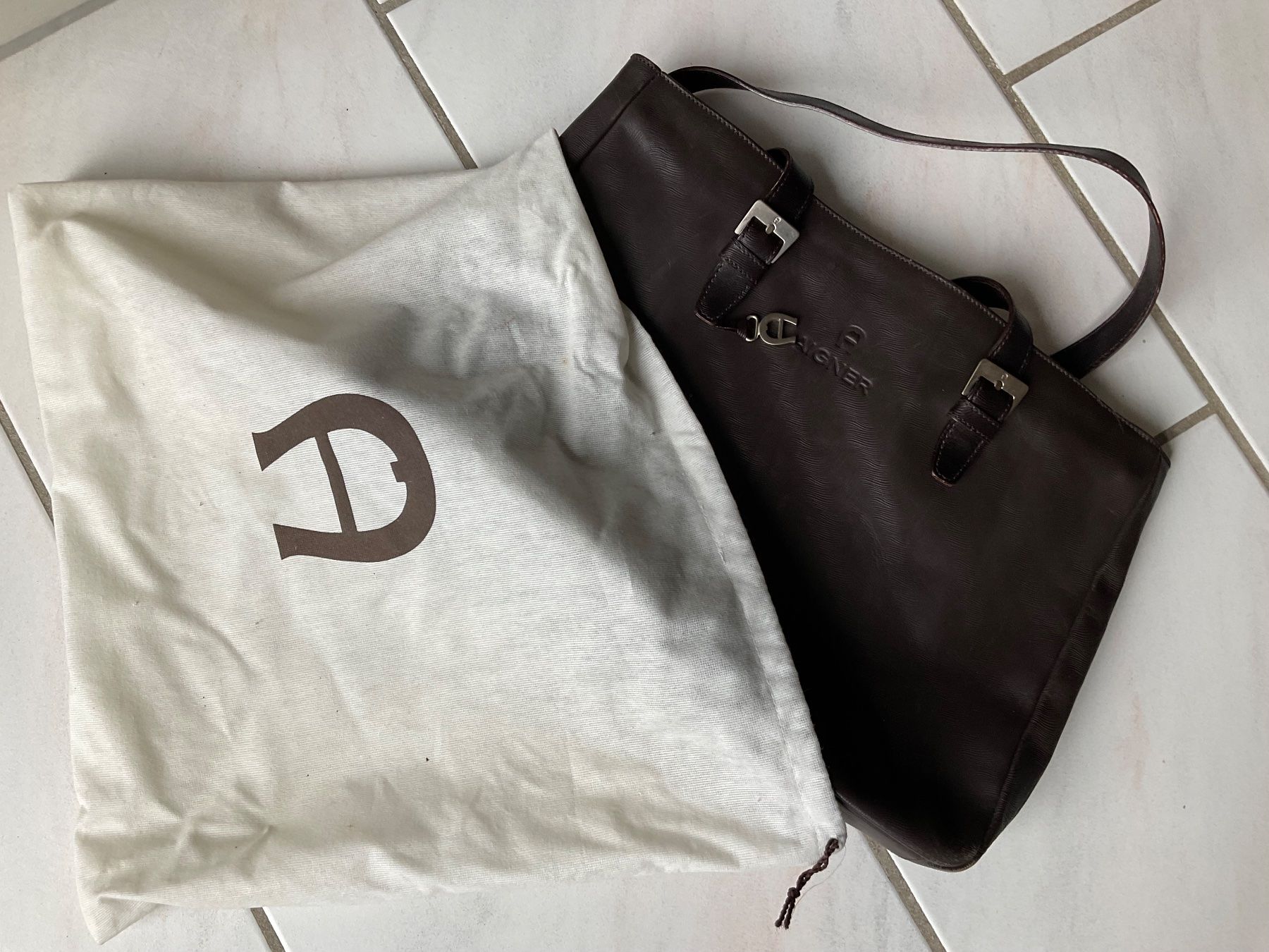 Aigner Borse da donna: Aigner Damen Schultertasche – Usato da weiach venduto da gobeyond