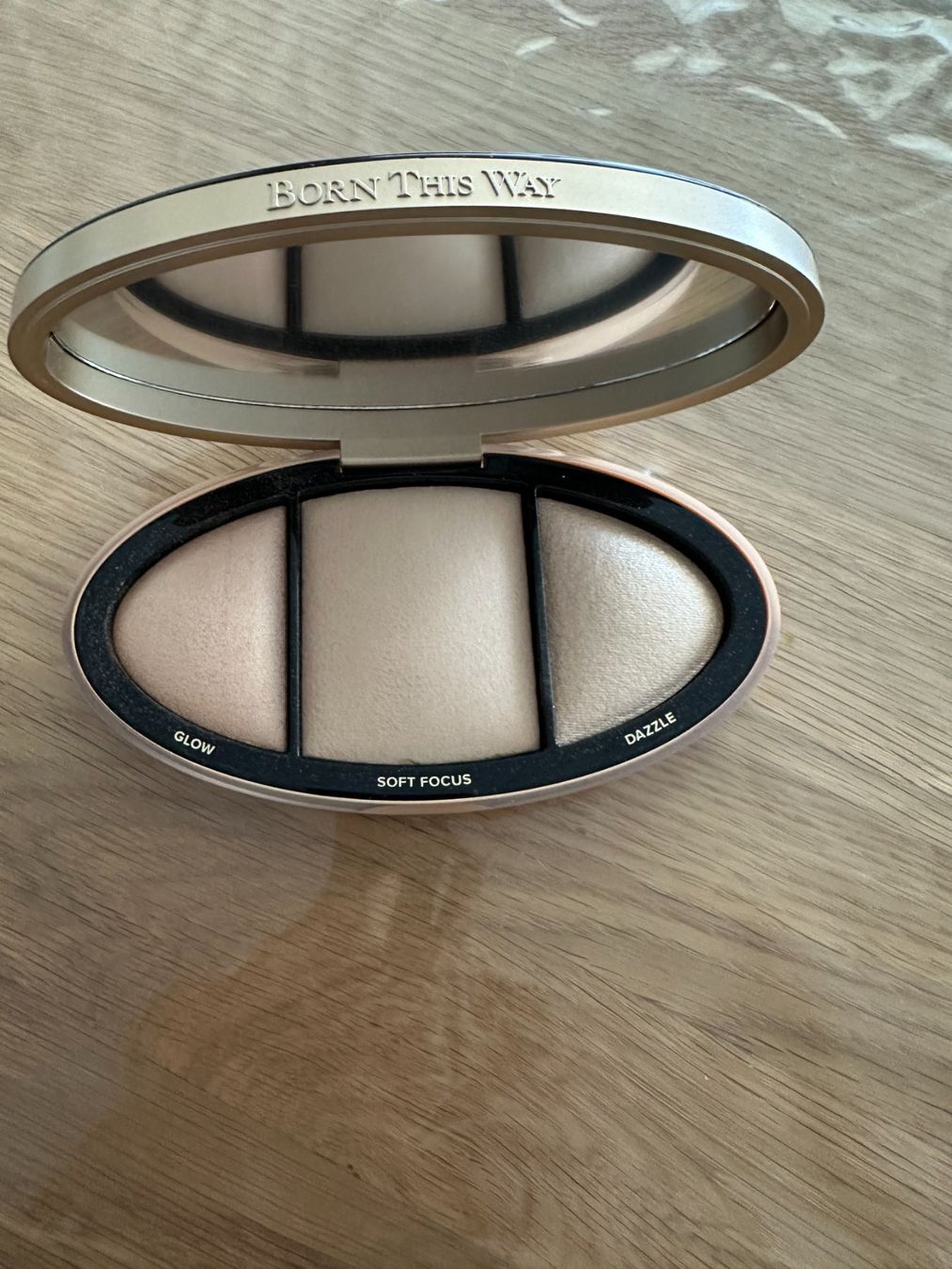 Make-up: Too Faced Turn Up The Light medium – Nuovo (secondo la descrizione) da Courgevaux venduto da Qwertz111320 1