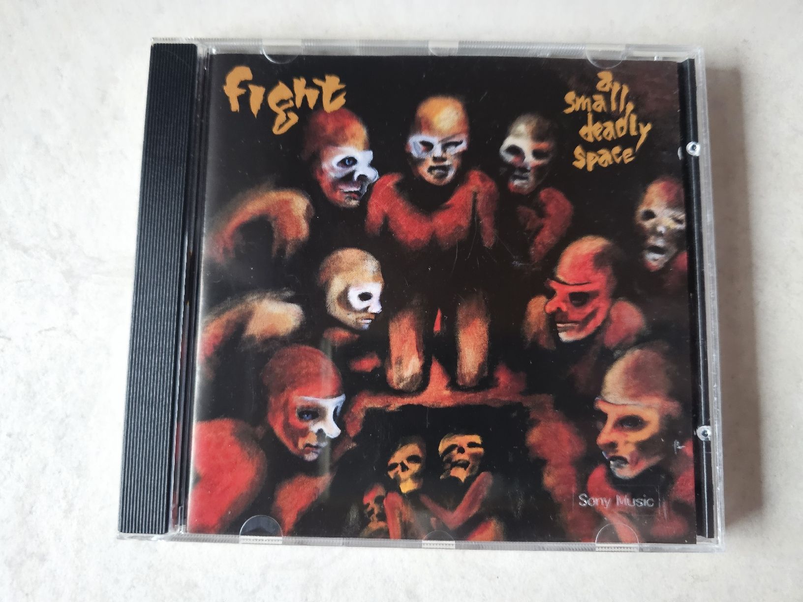 CD: Fight  -  A Small Deadly Space – Usato da Schneisingen venduto da backstore24