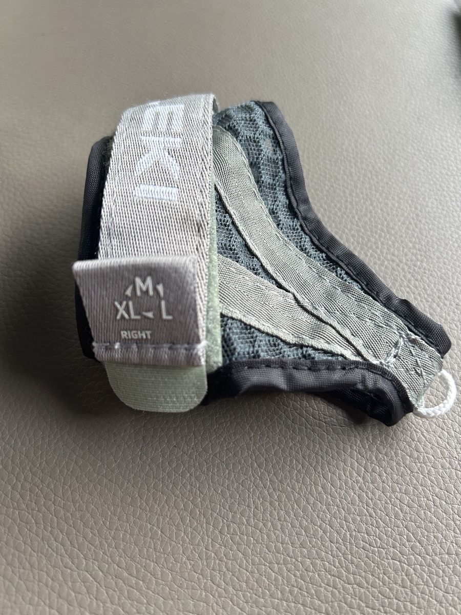 Leki Bâtons de marche: Leki Shark Frame Strap Mesh M/L/XL – Neuf avec emballage d'origine à Mülligen par Sternenstaub77 1